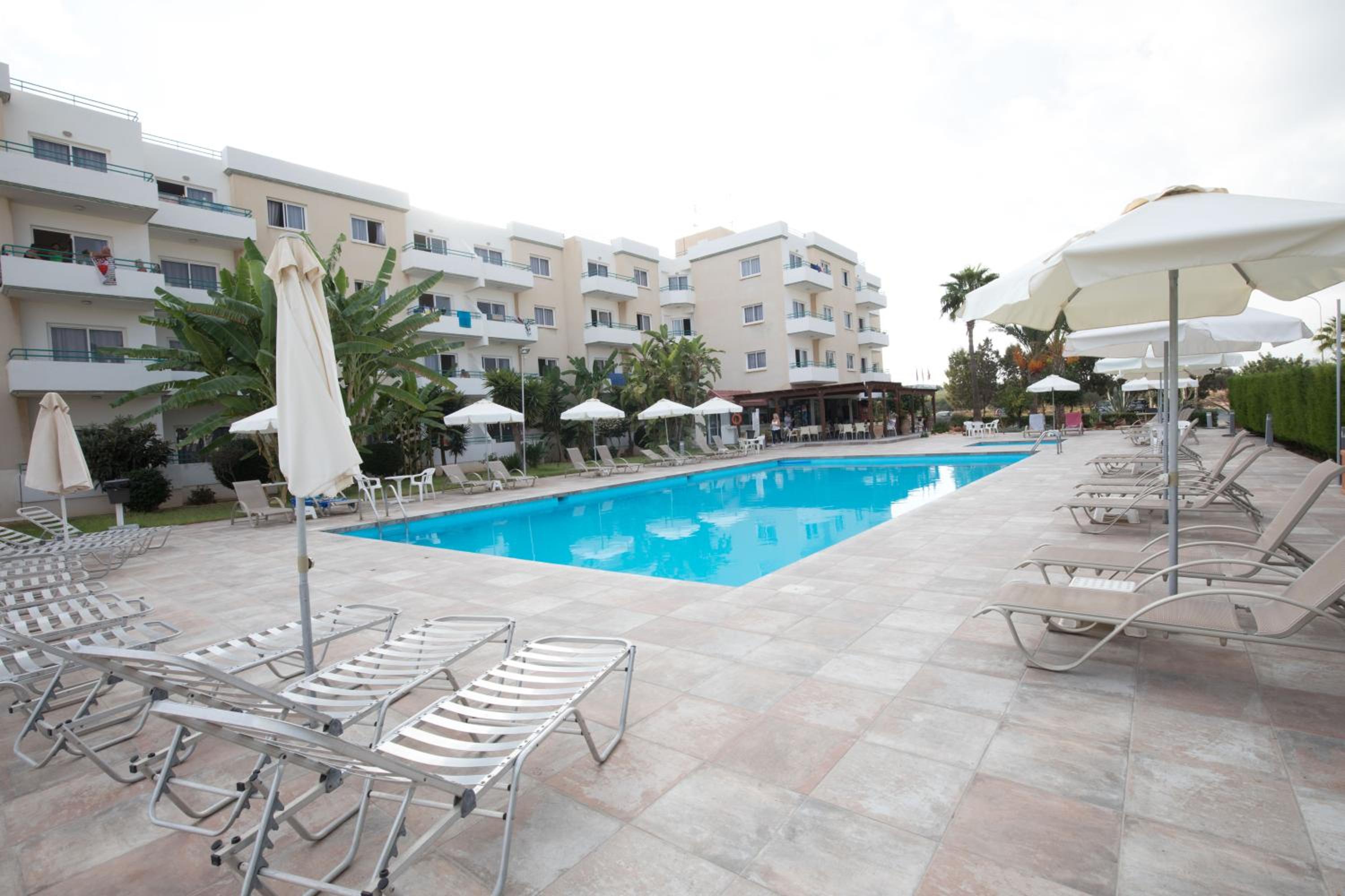DebbieXenia Hotel Apartments