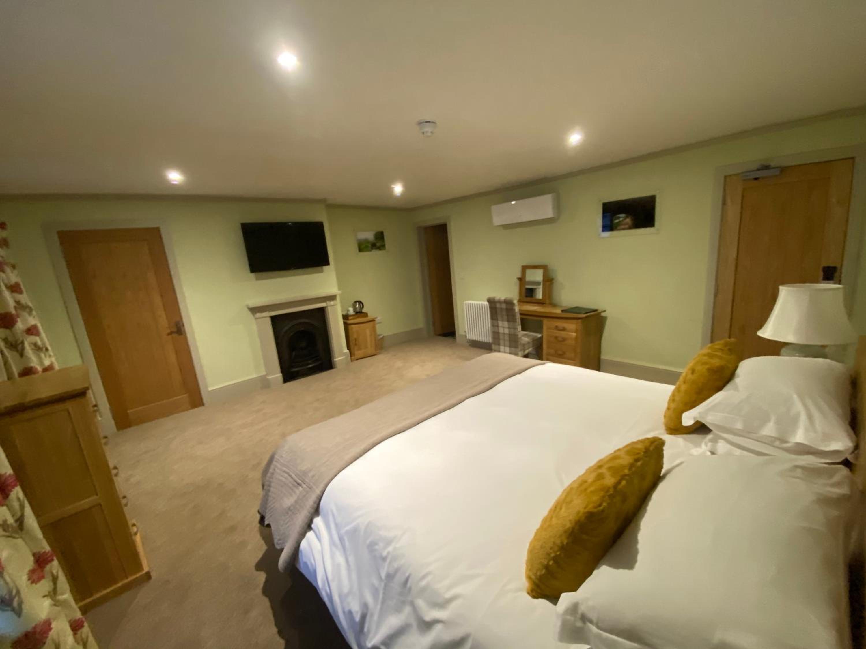 Devizes Vacations - The Peppermill Town house Hotel  Restaurant - Property Image 13