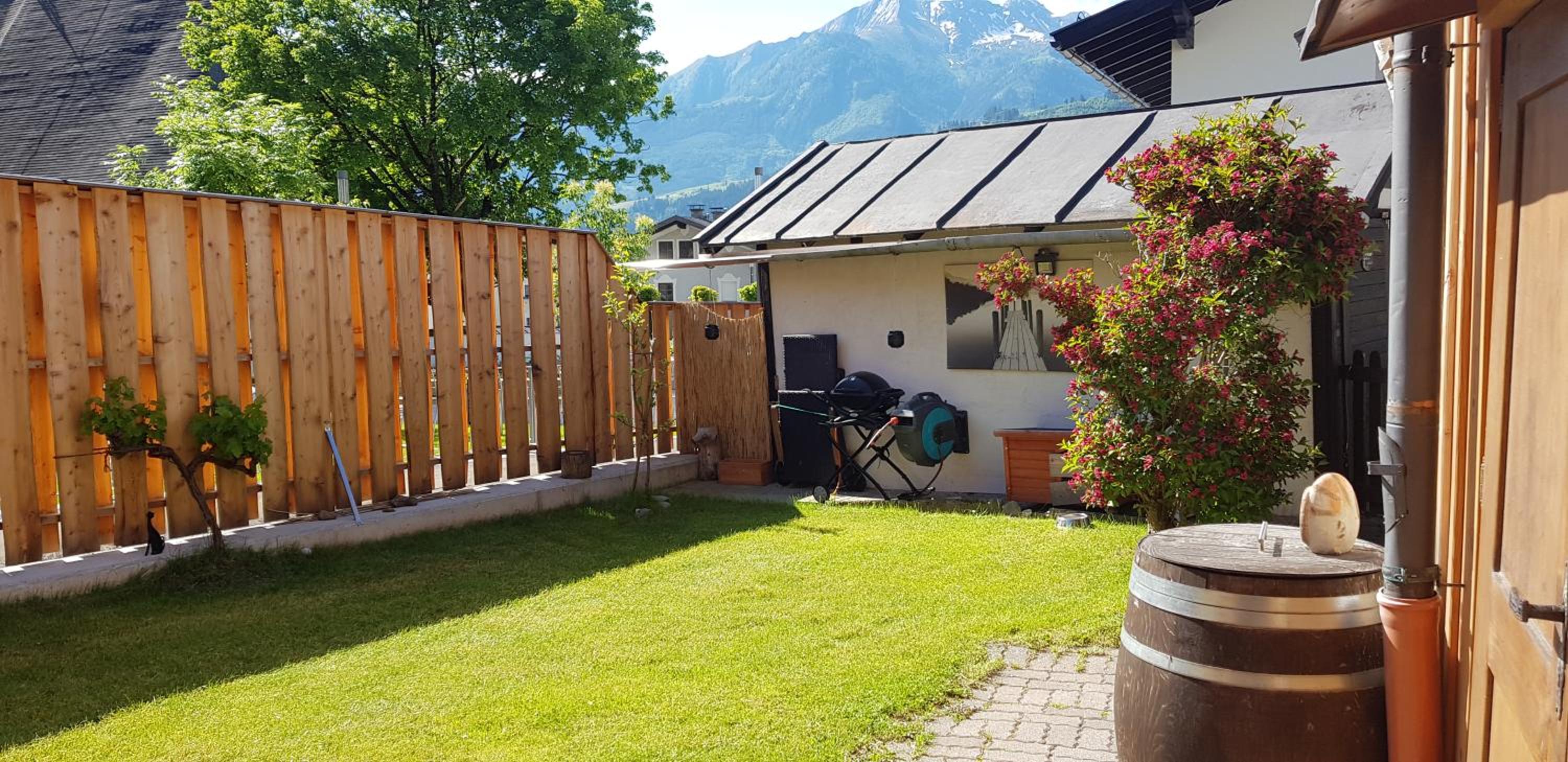 Chalet am Park with Hottub view 2