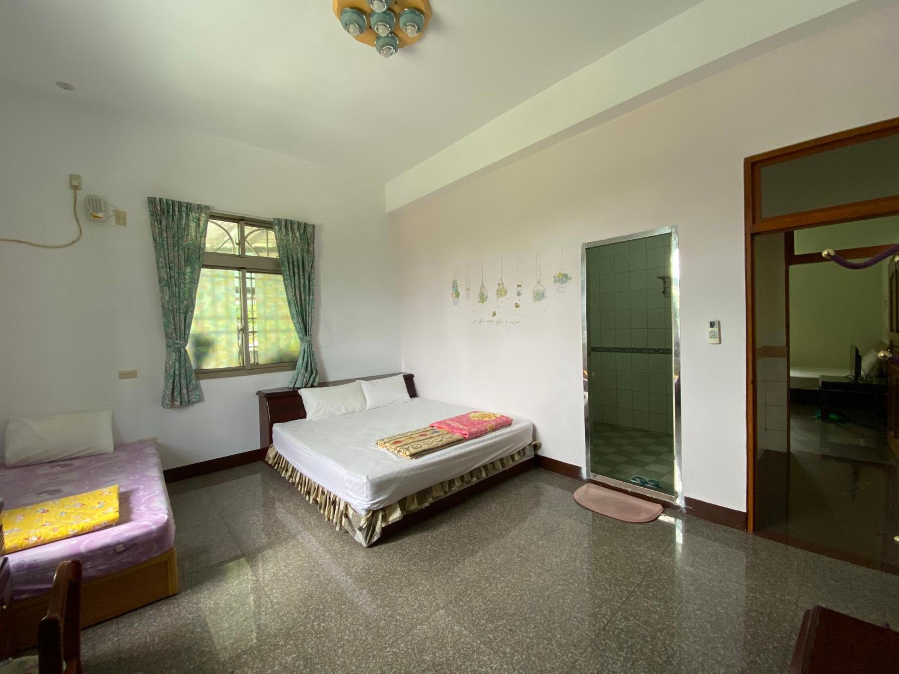 Huayi Homestay