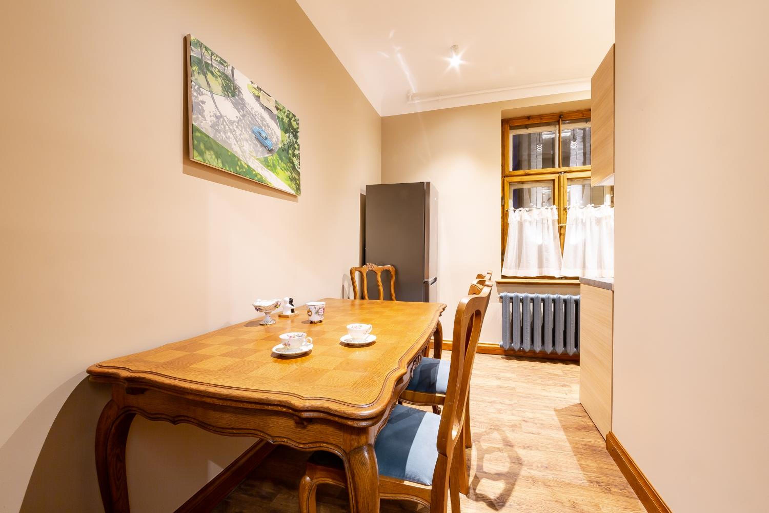 Ancient Storie's AP 65sqm Renovated Free parking view 4