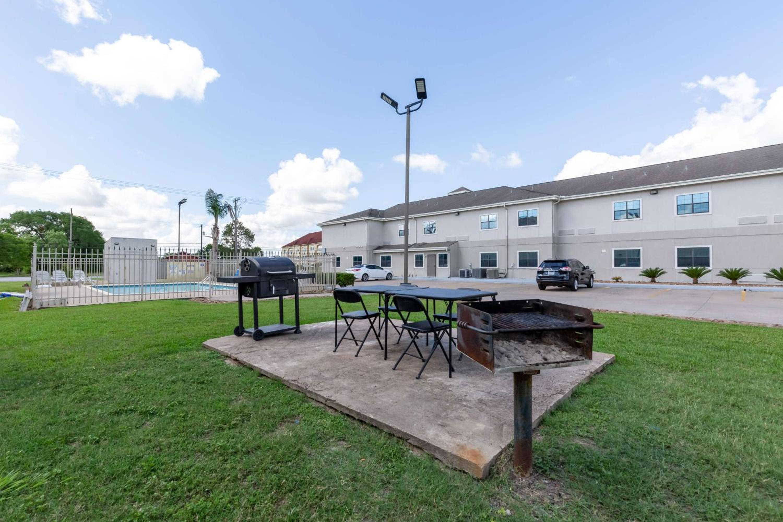 Studio 6 Bay City TX