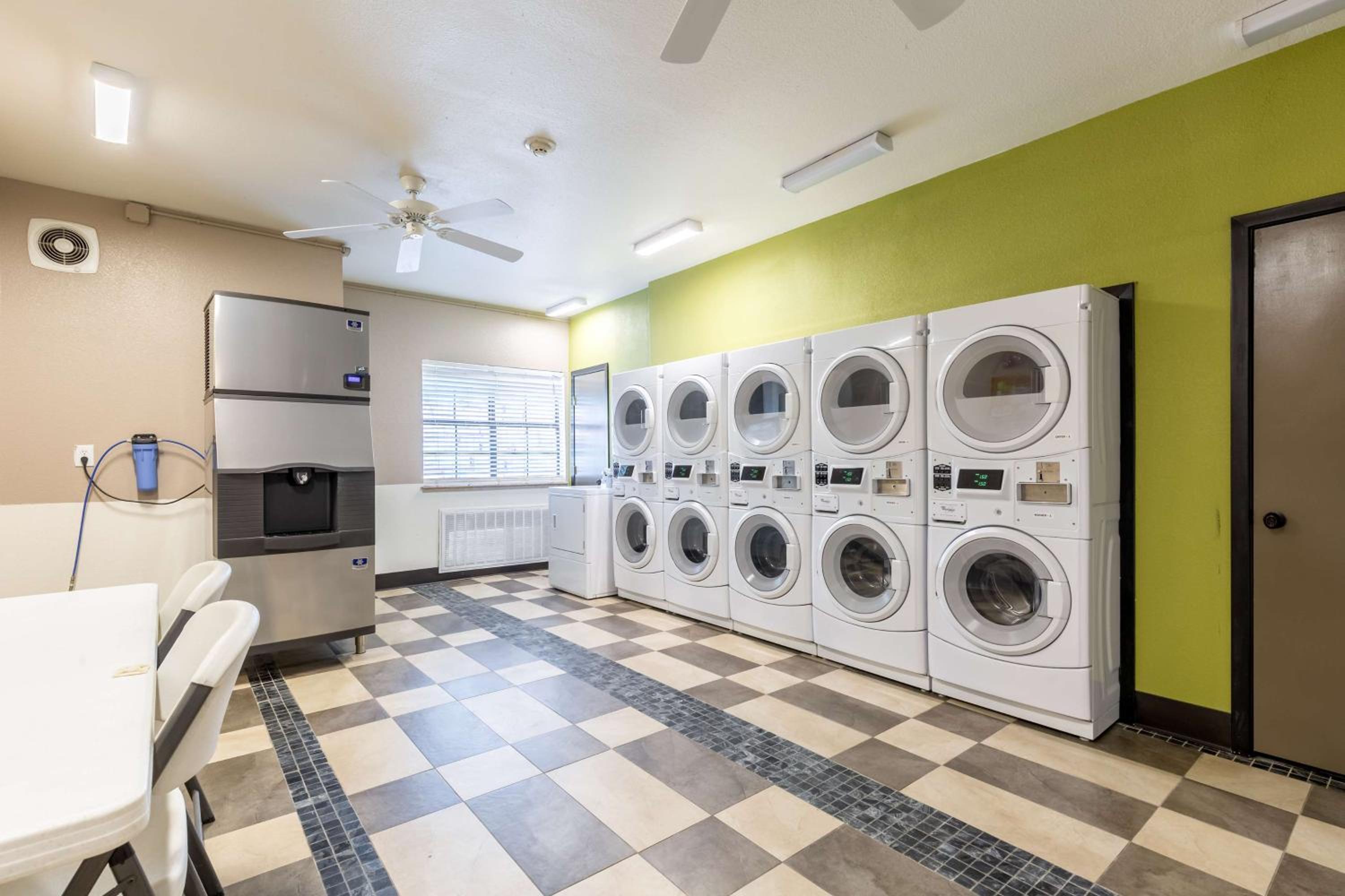 Studio 6 Bay City TX