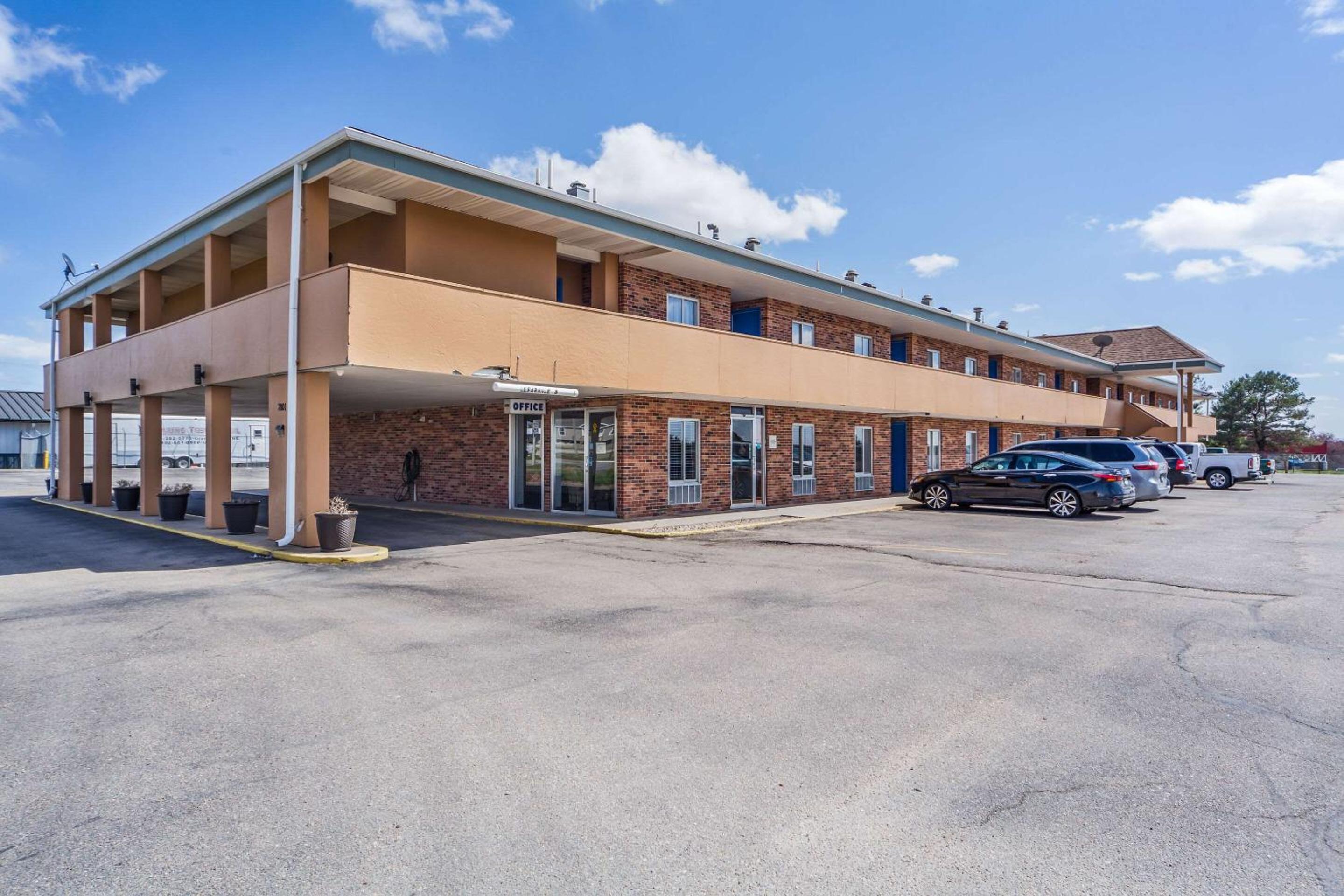 Rodeway Inn Lincoln West - University Area view 2