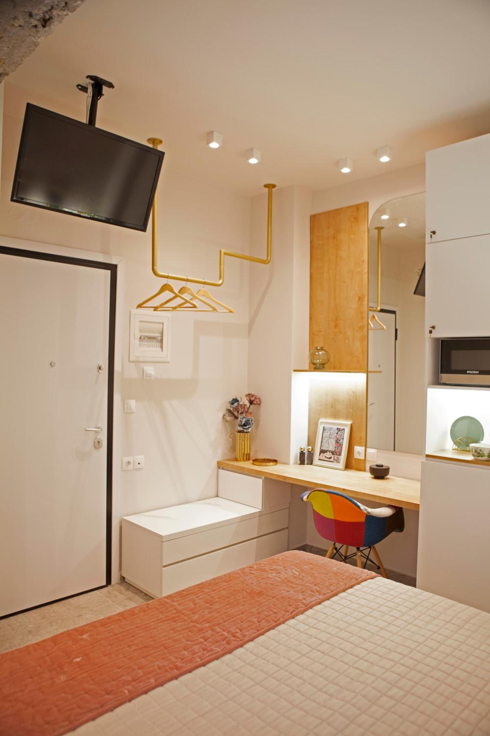 hotel room