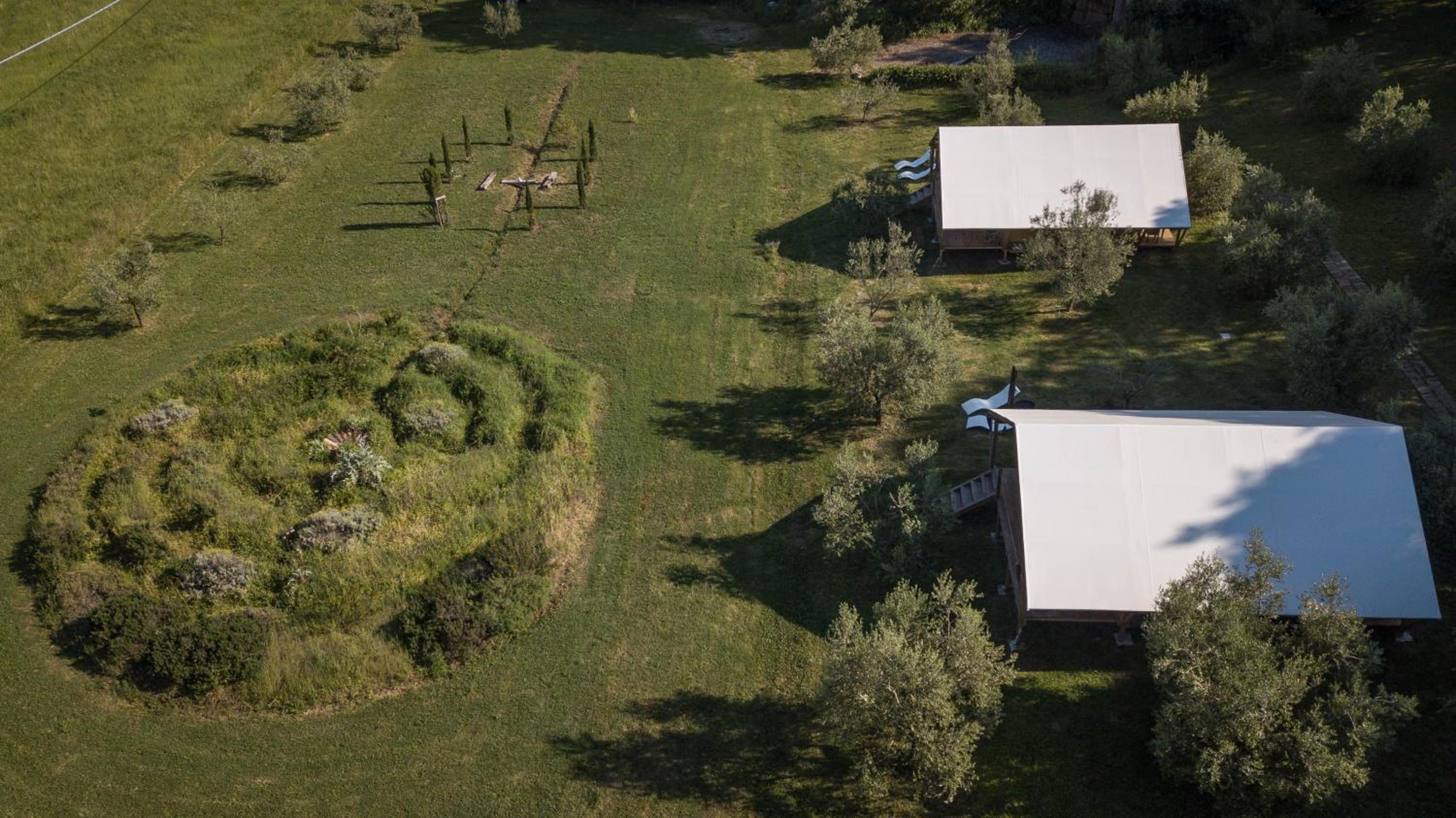 Glamping in Toscana, luxury tents in agriturismo biologico view 2
