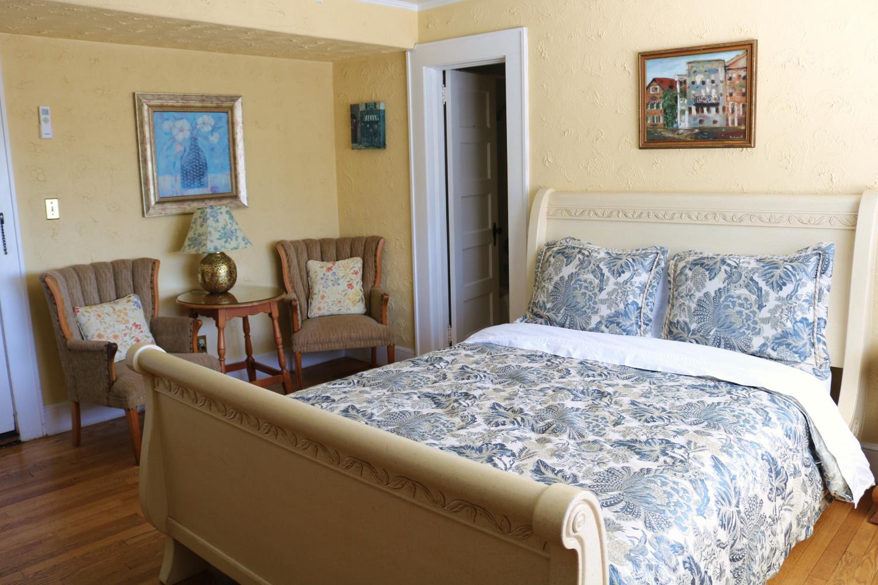 Echo Mountain Inn
