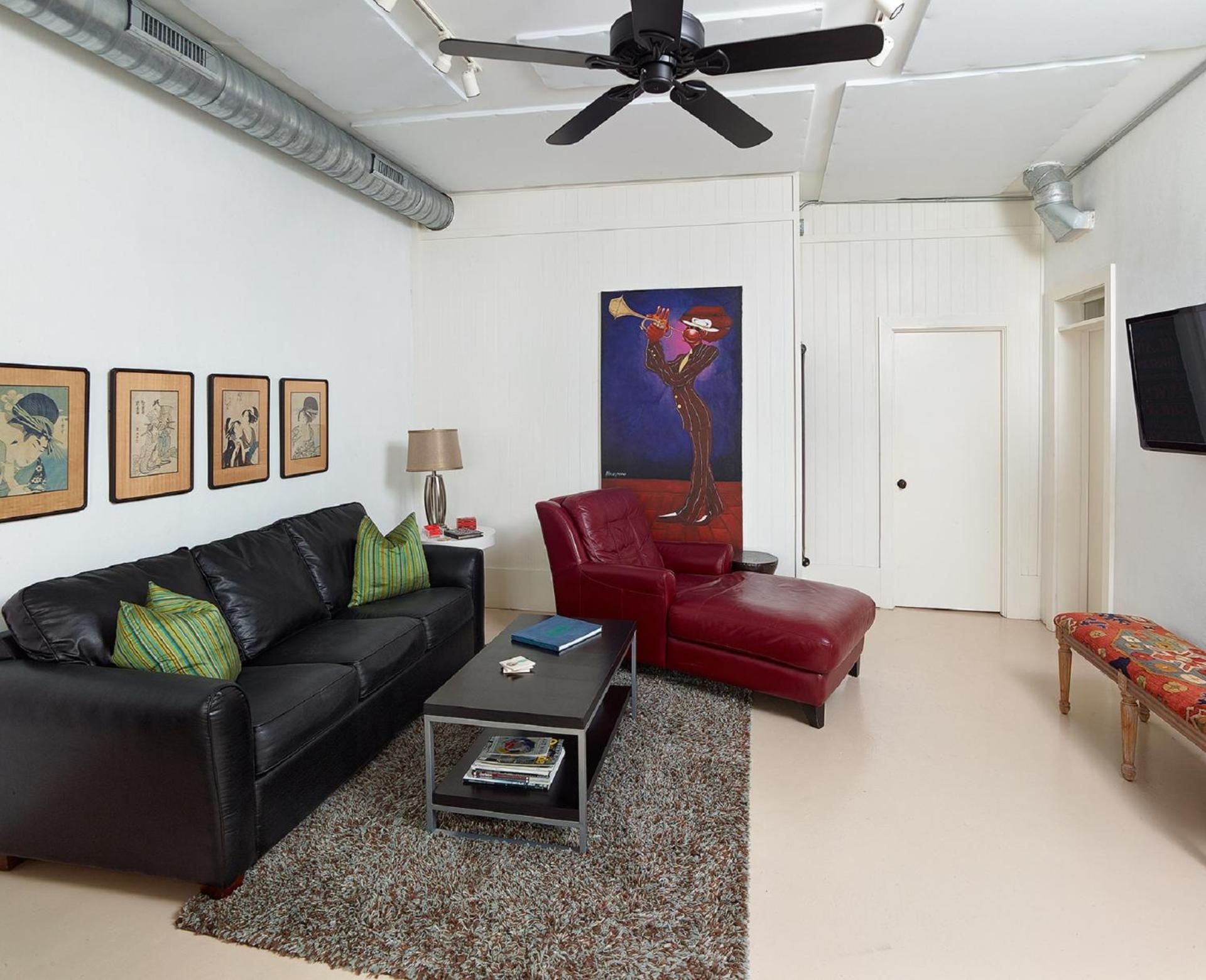 Folly Vacation 620 apartment w/bonus room, one block to the beach & pet friendly