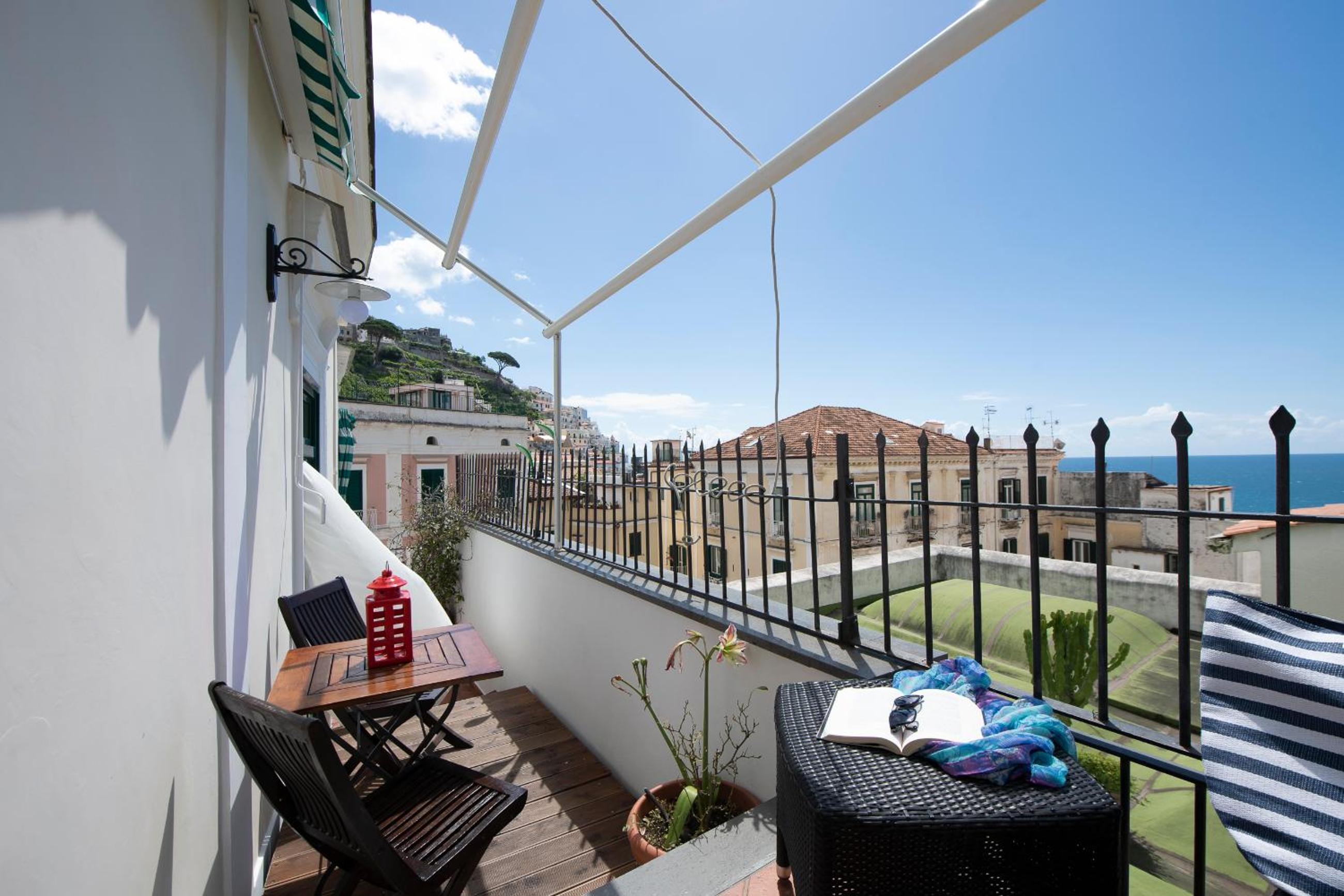 Amalfi Old Square room & apartments , 73 steps from the street photo 5