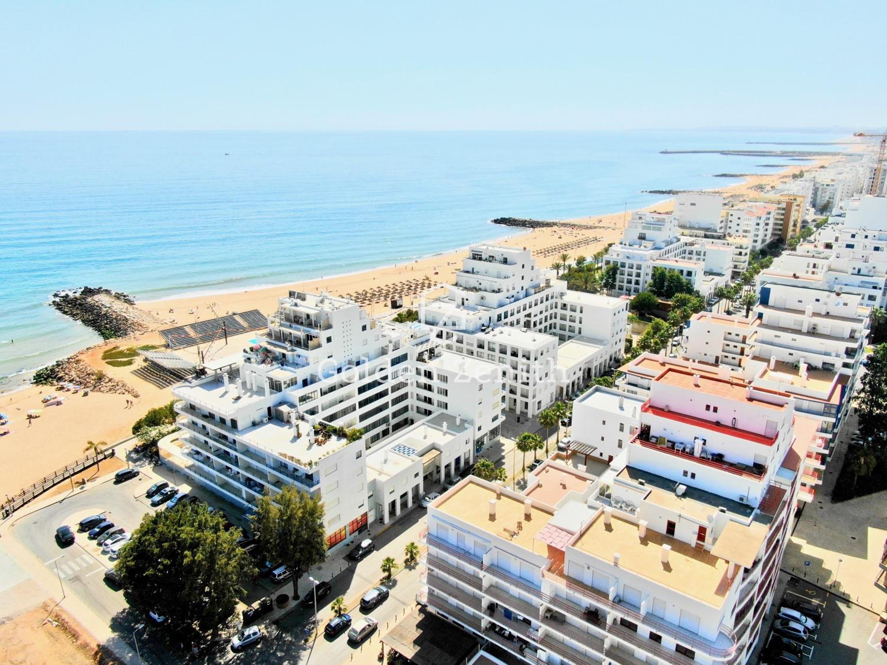 Cavalo Preto Luxury Beach Apartment by Golden Zenith view 2