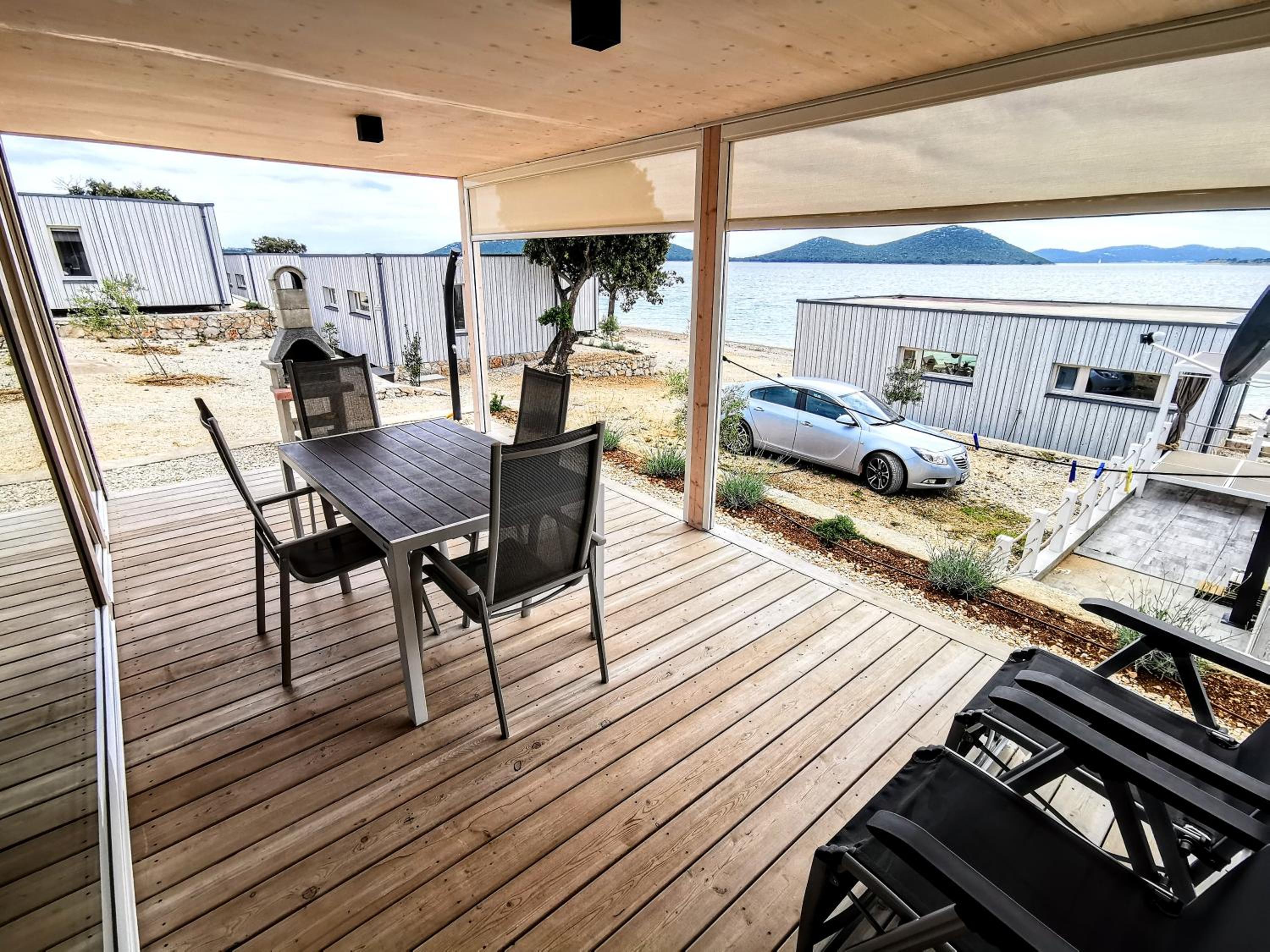 BUQEZ VILLA HAJDA 16 - second row direct on the beach view 5