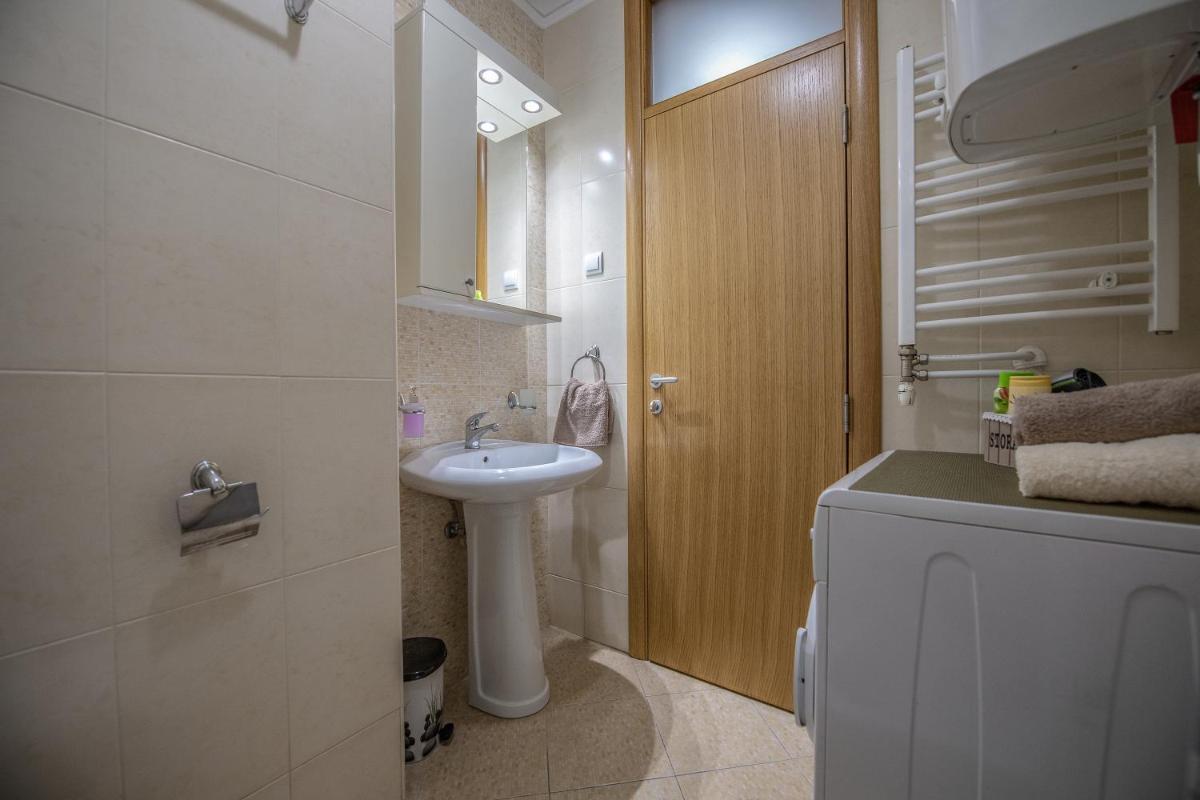 Stella Modern Apartment 2 view 2