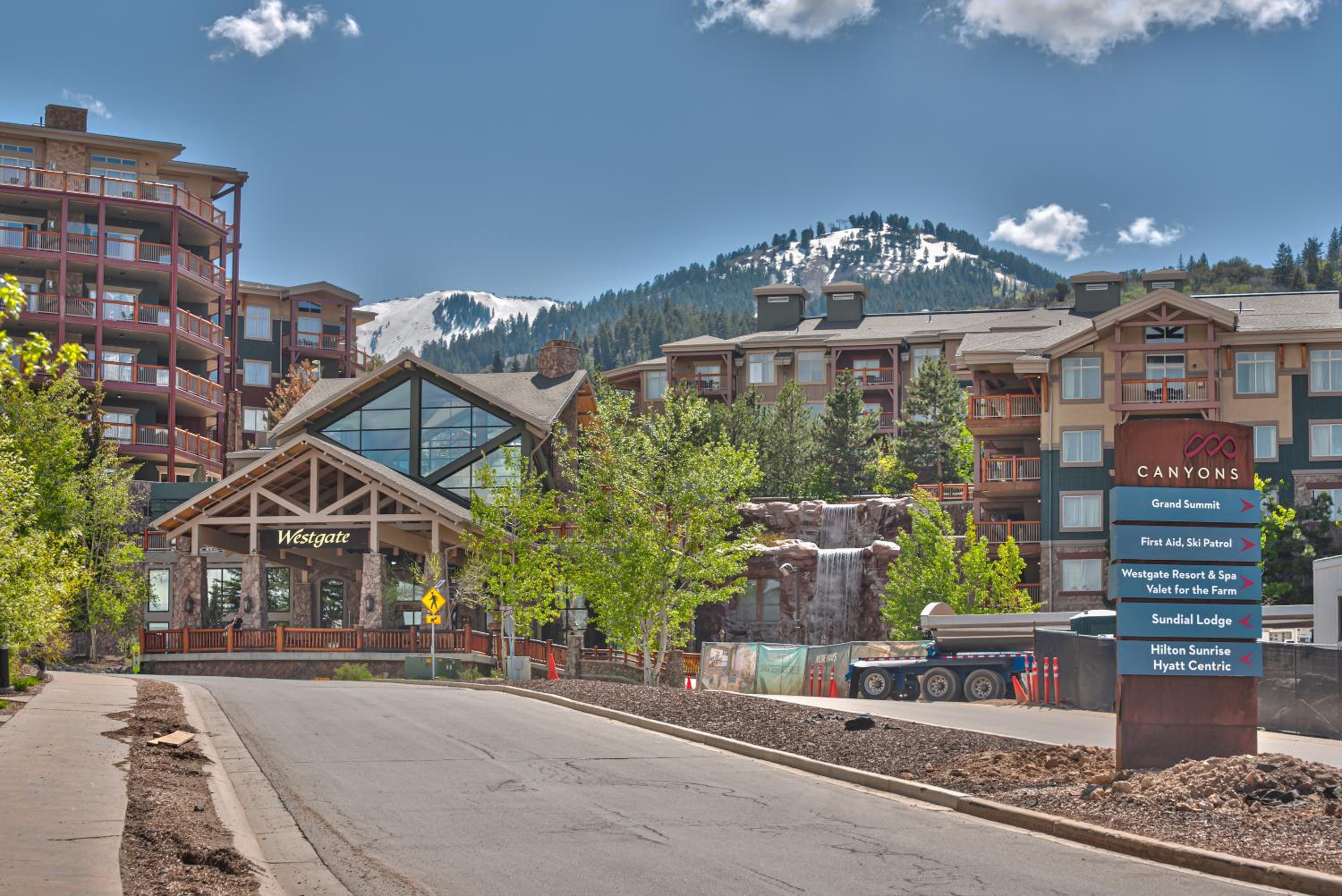 Hotel Ski in/out at Westgate, Studio, Resort amenities, Multiple Pools, Onsite Spa, and Restaurant 3614B - Image 1