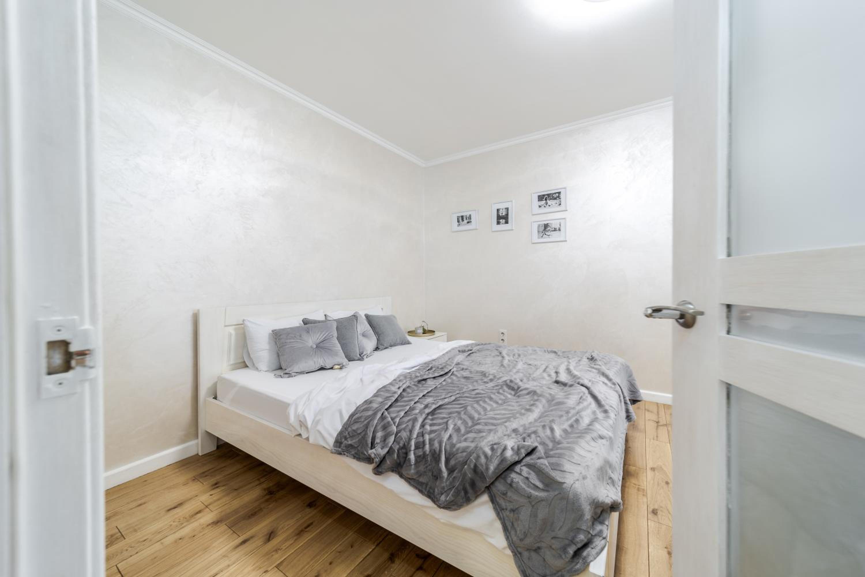 InshiApartments on Knyazya Romana view 2