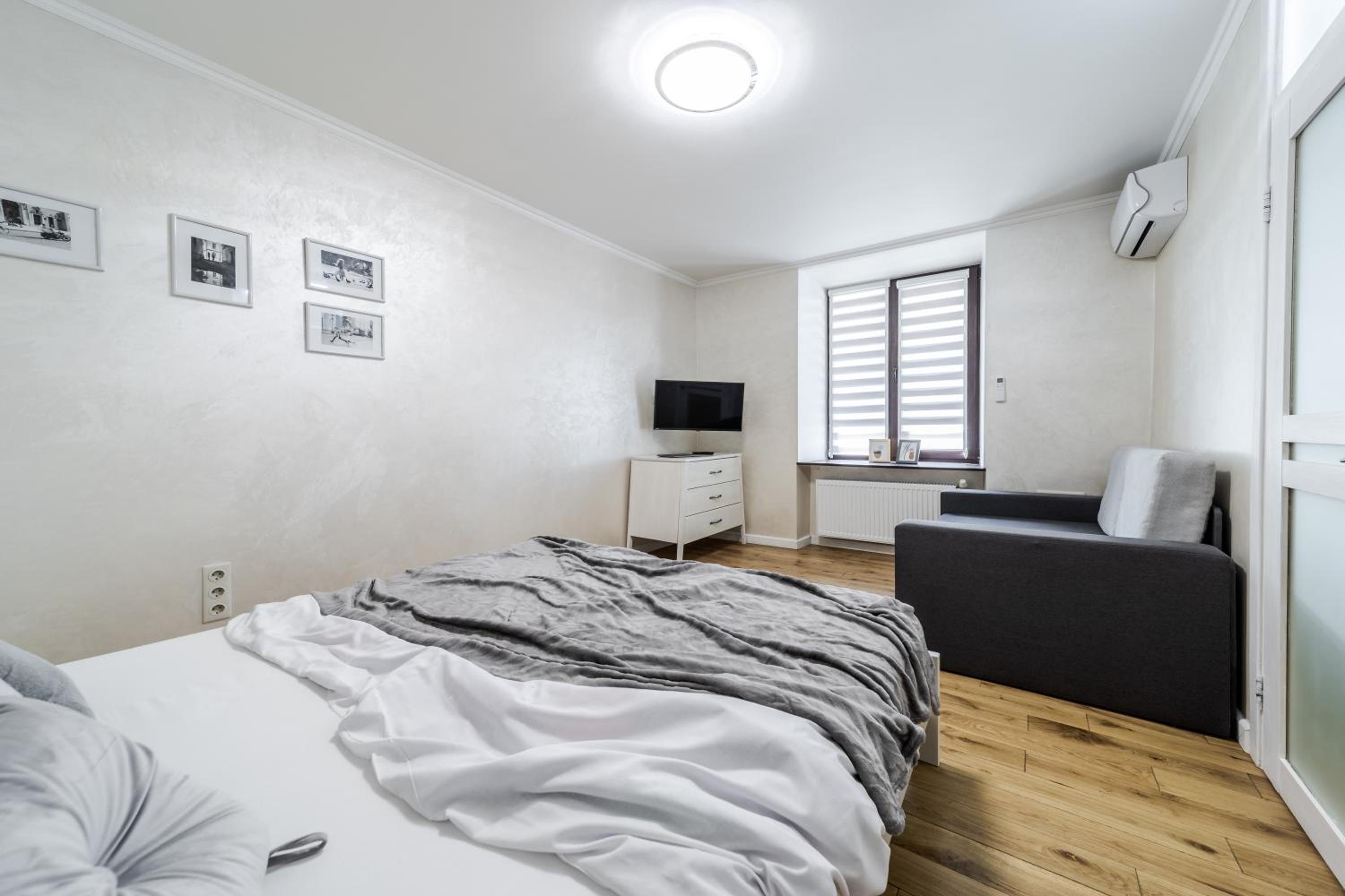 InshiApartments on Knyazya Romana view 4
