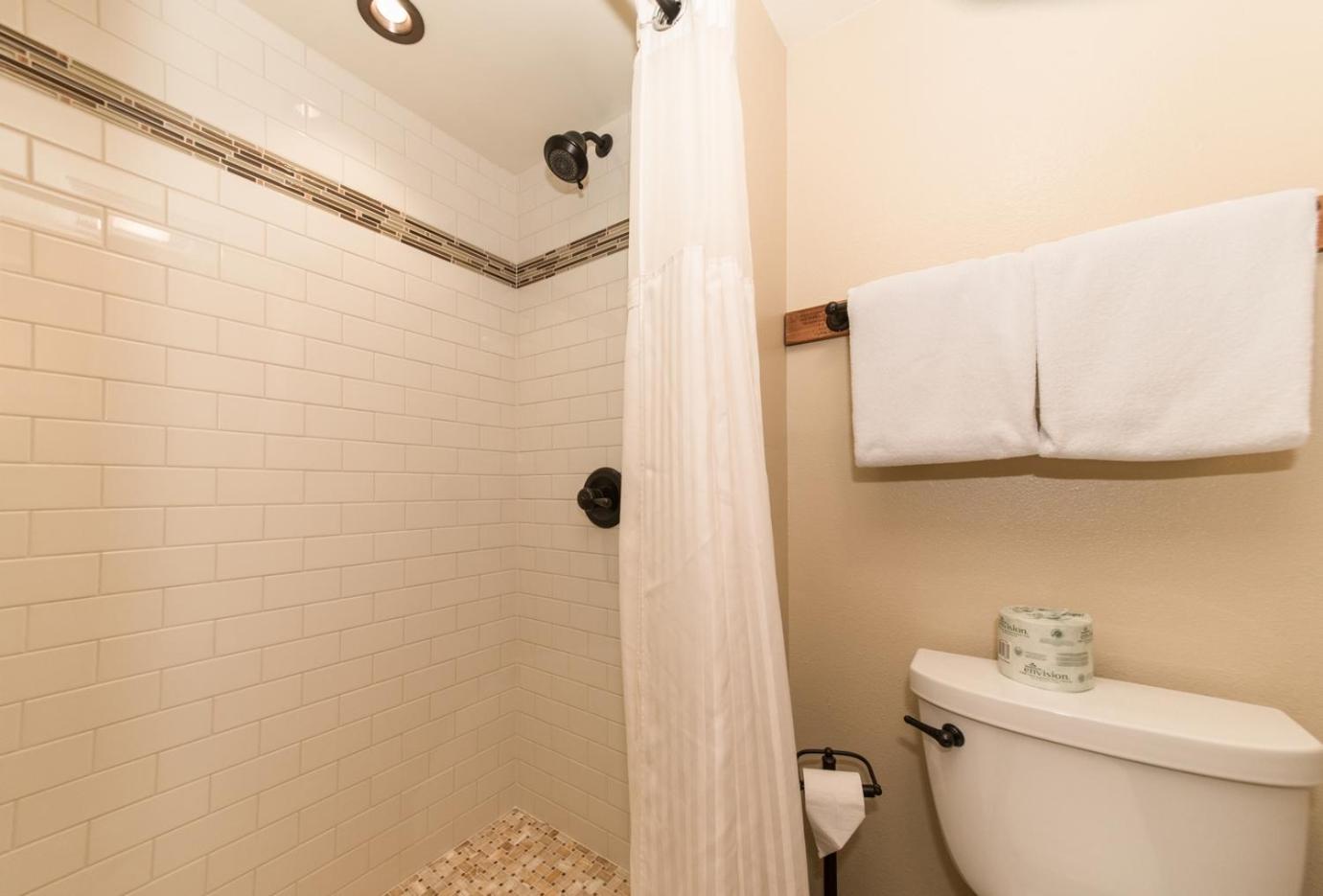 The Maxwell Inn - Property Image 20