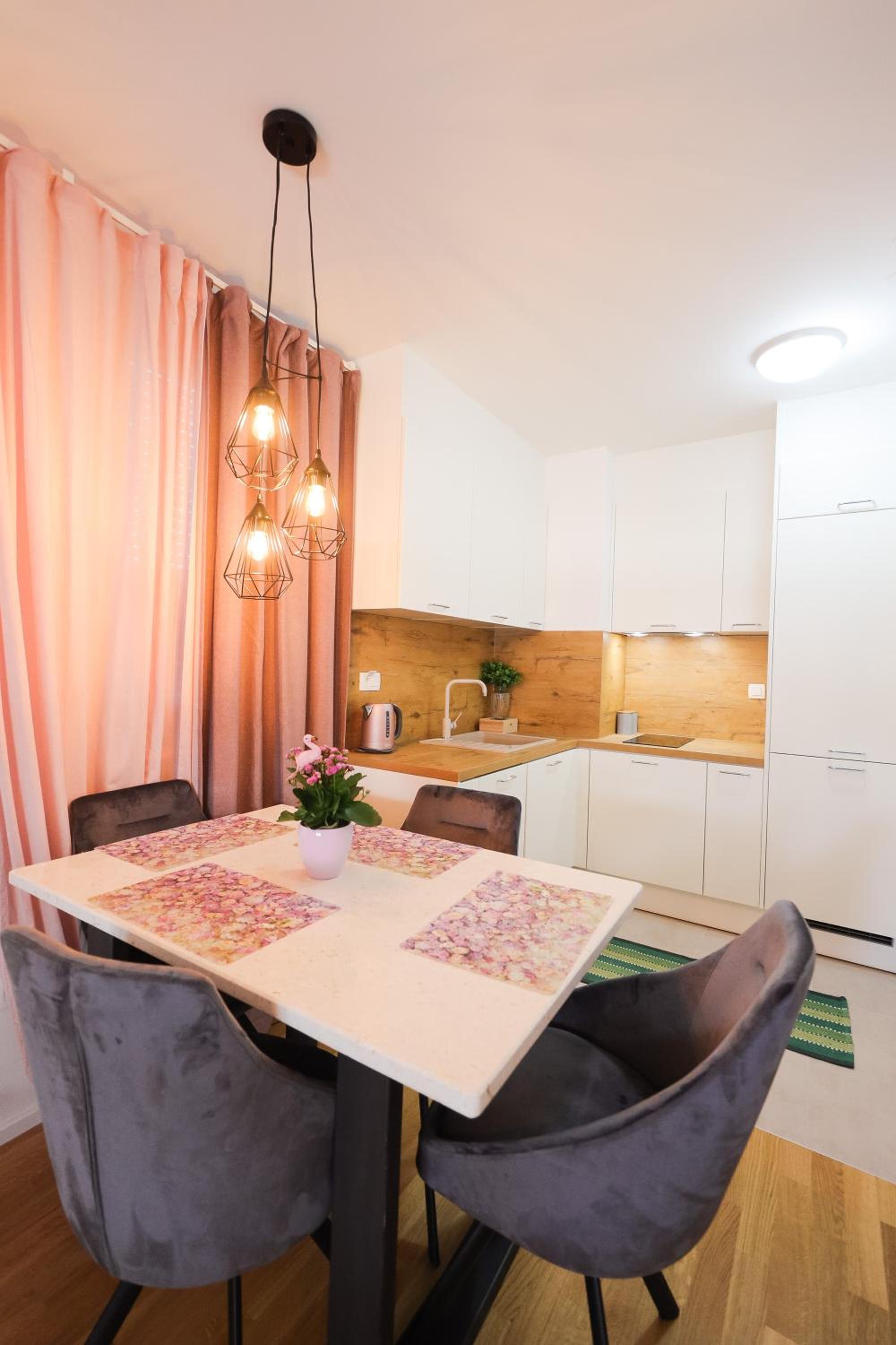 Cherry Apartment view 4