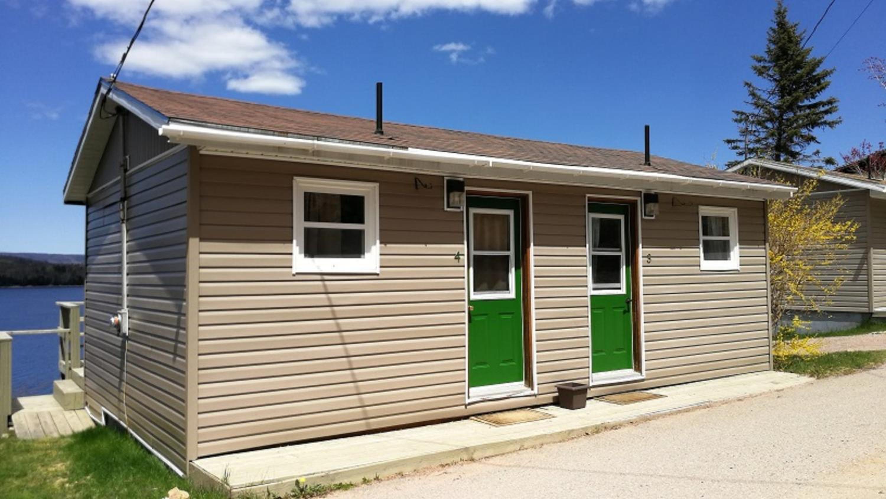 Knotty Pine Cottages, Suites & Motel Rooms
