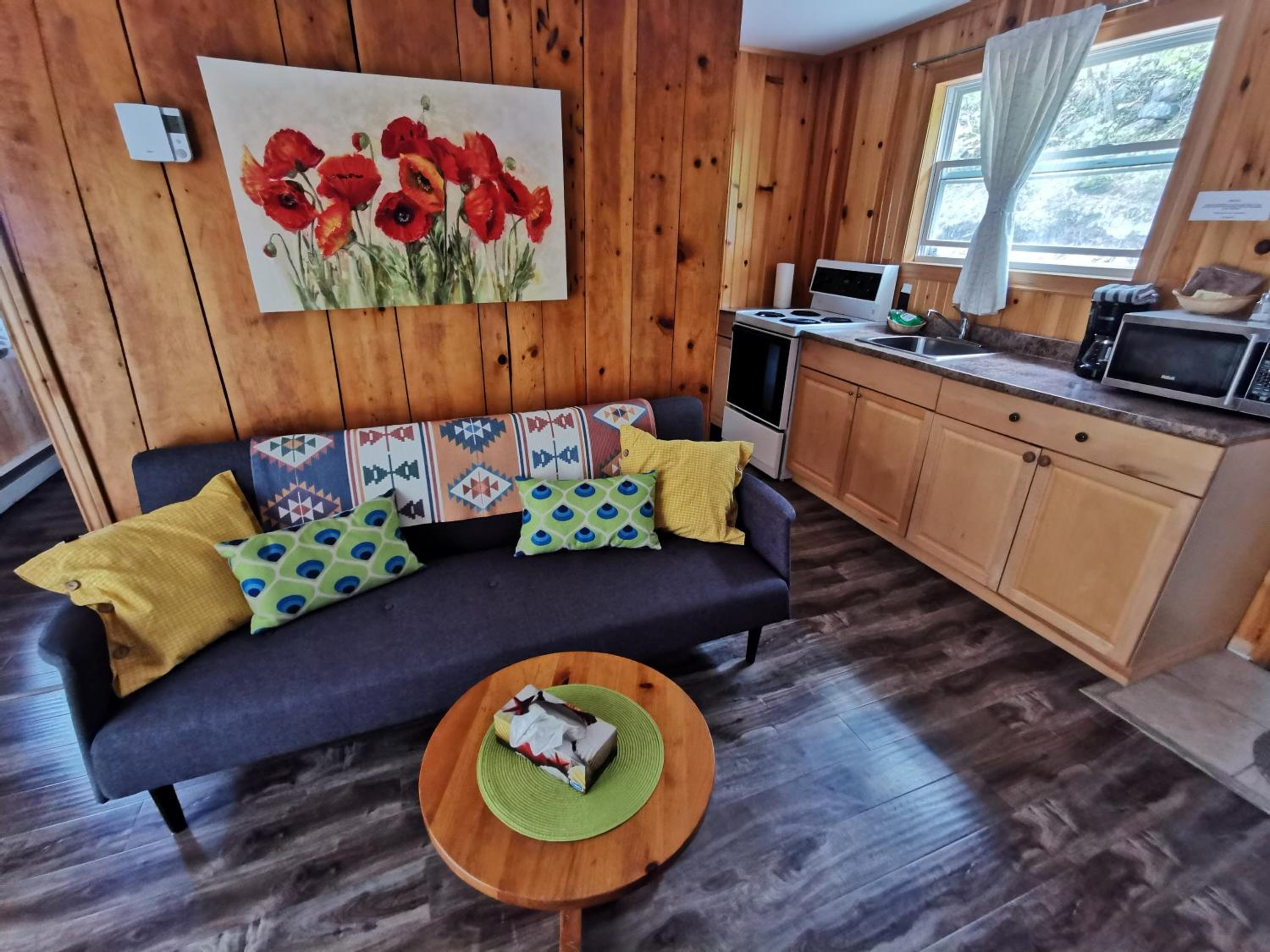 Knotty Pine Cottages, Suites & Motel Rooms
