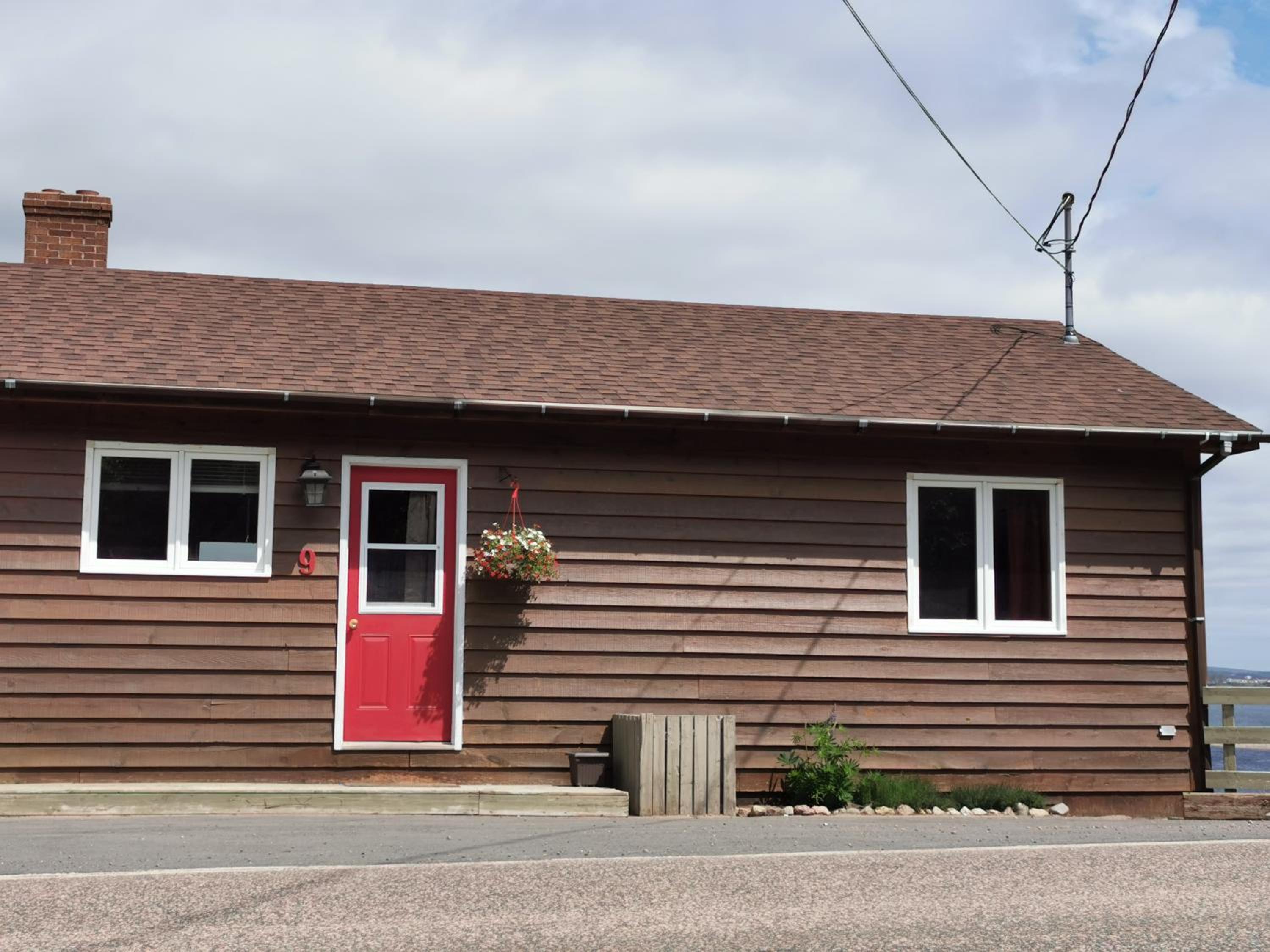 Knotty Pine Cottages, Suites & Motel Rooms