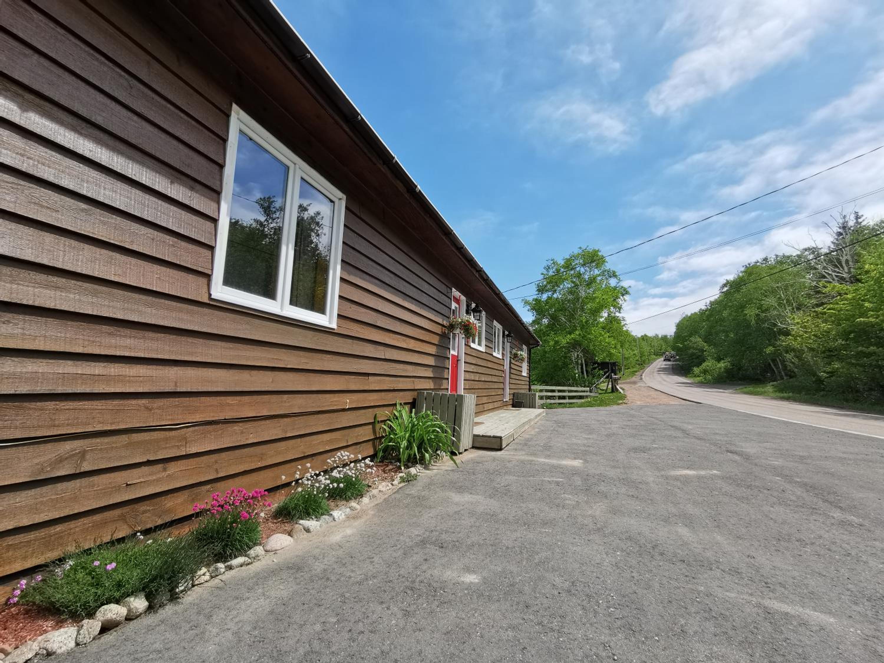 Knotty Pine Cottages, Suites & Motel Rooms