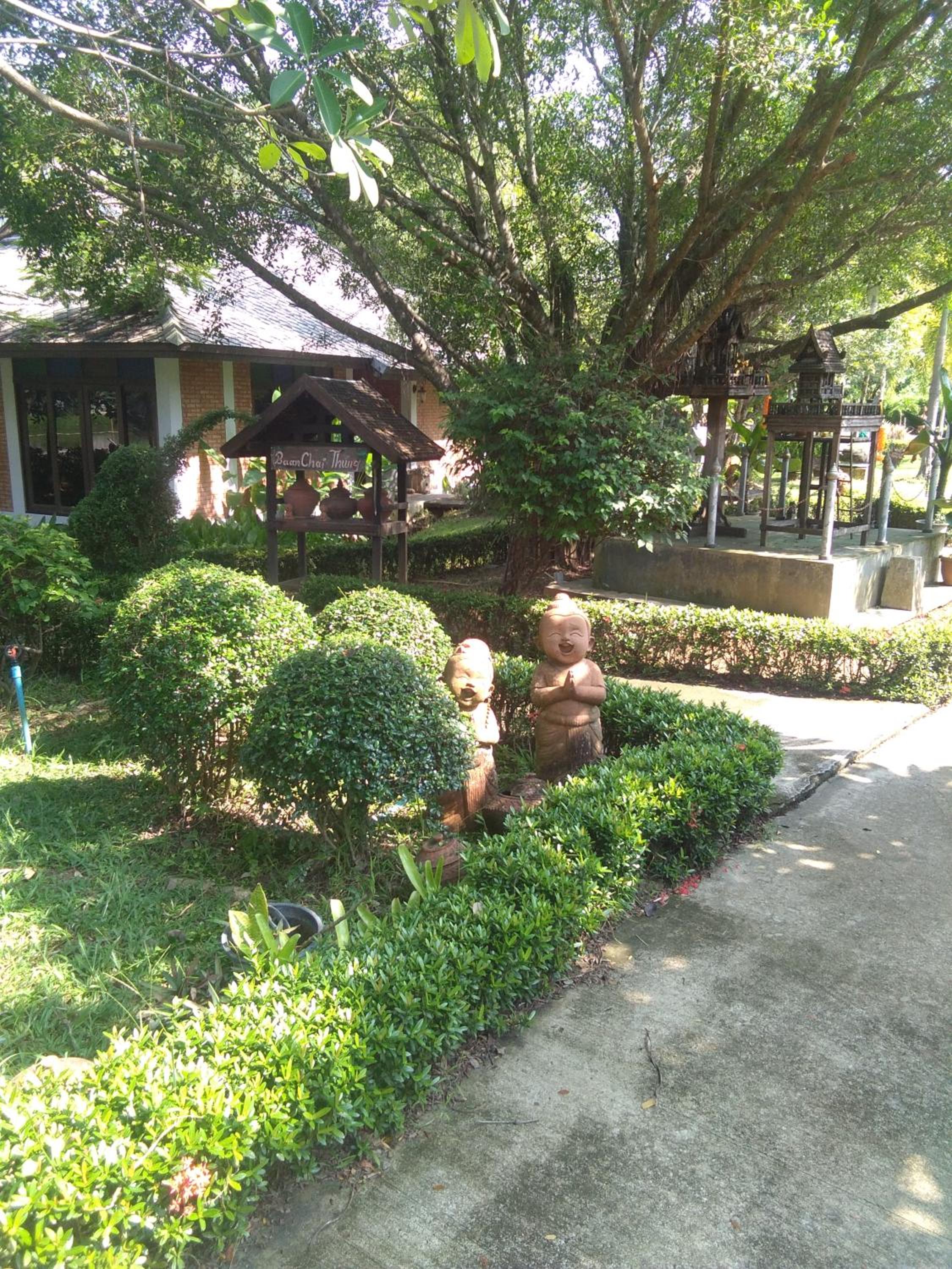 Baan Chai Thung Resort