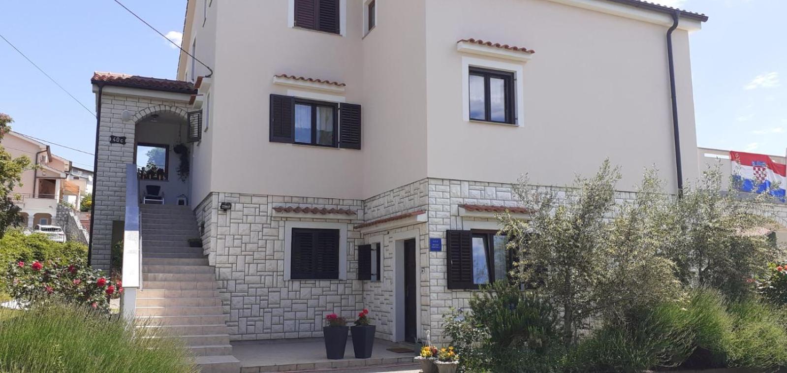 Hotel Studio apartman Kris - Image 1