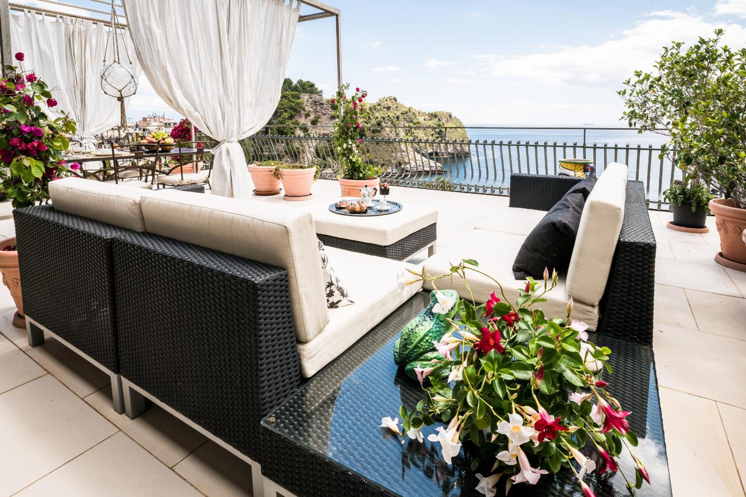 202 luxury terrace view photo 4