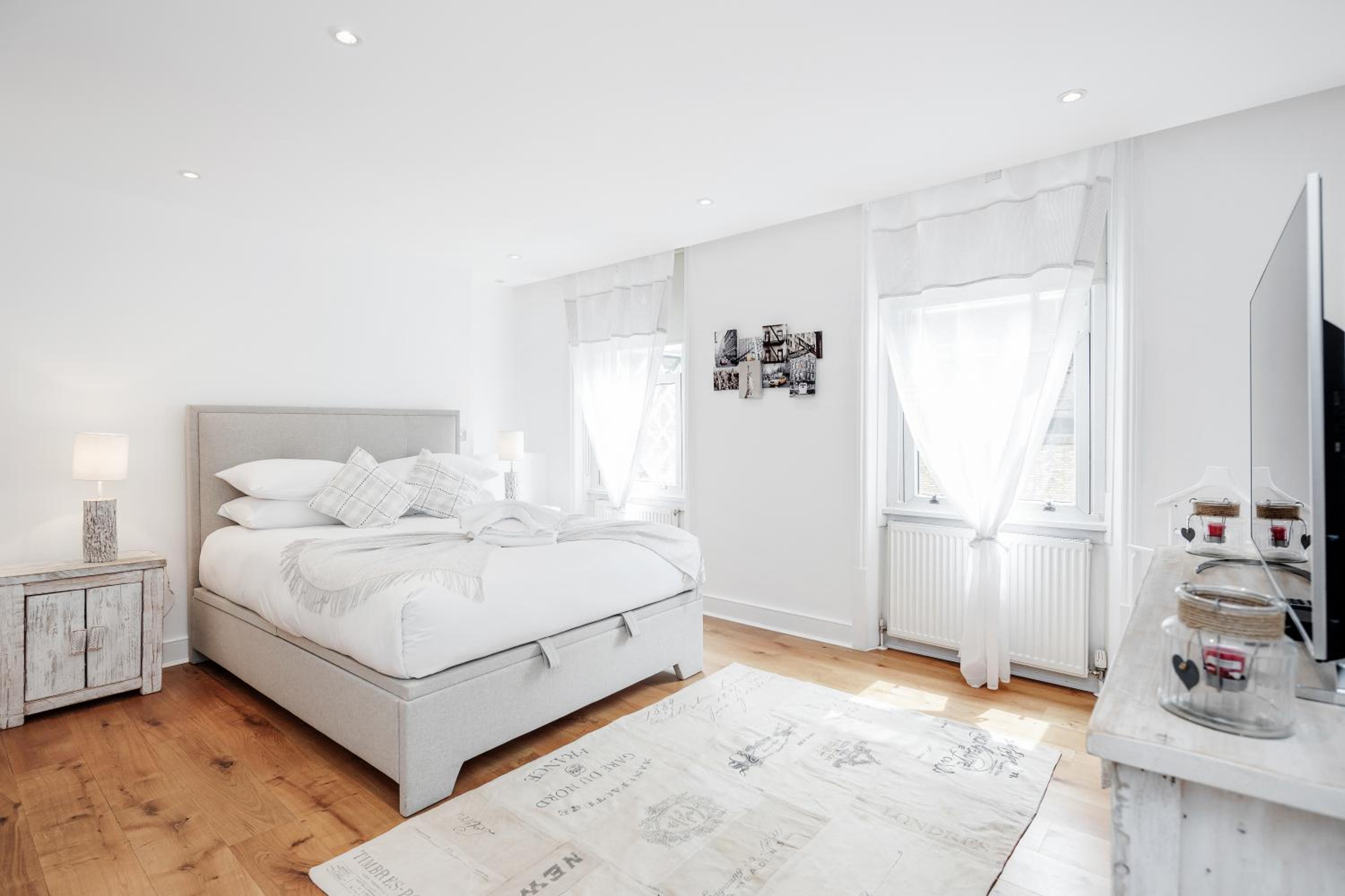 The white home near Kensington high st