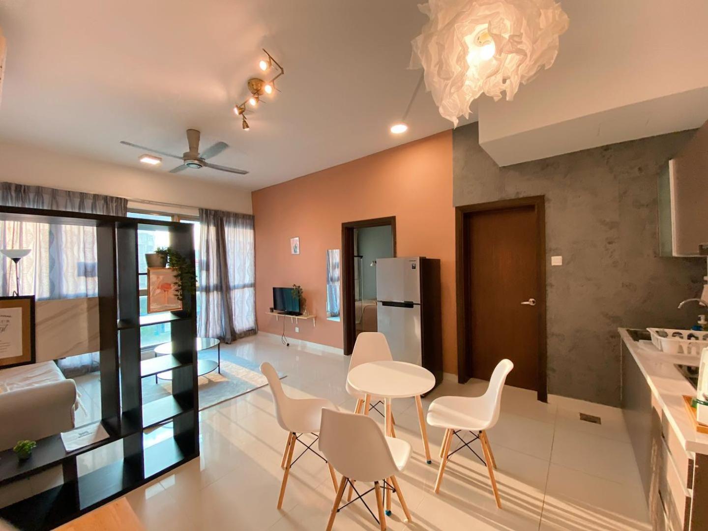 KLCC Inifinity Pool - The Regalia Residences & Suites by KL minsu