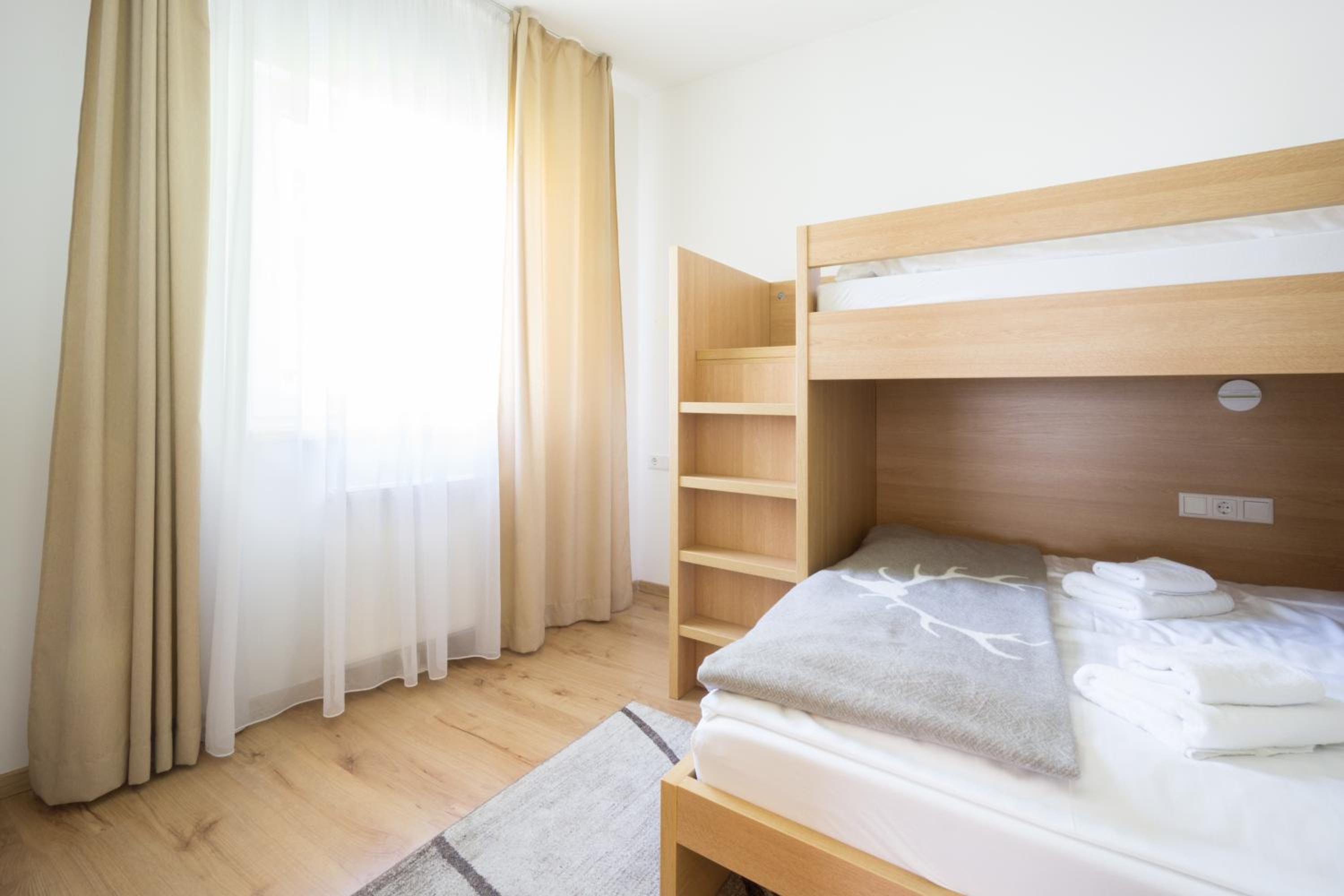 Praga Apartments & Restaurant Zell am See-Kaprun