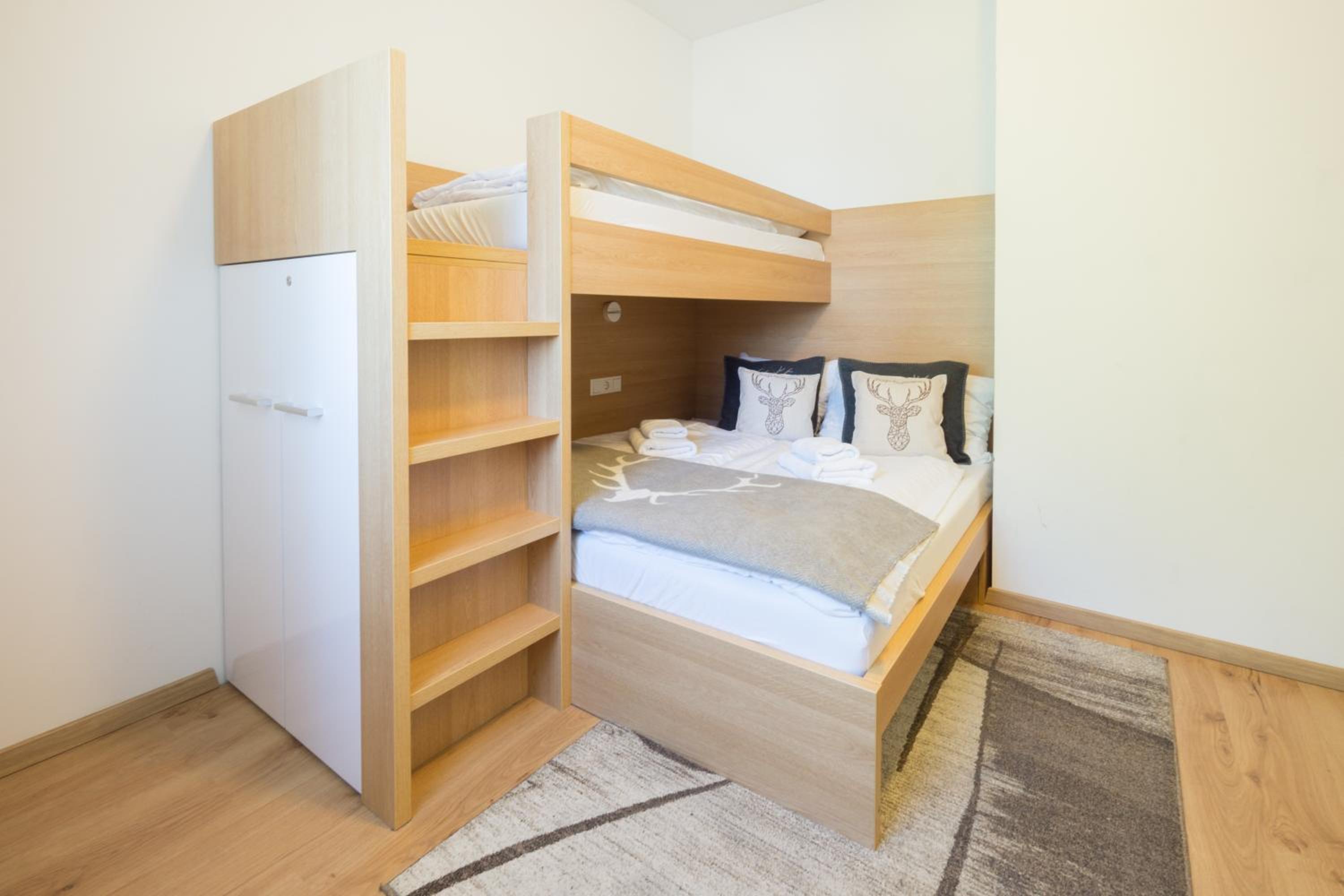 Praga Apartments & Restaurant Zell am See-Kaprun