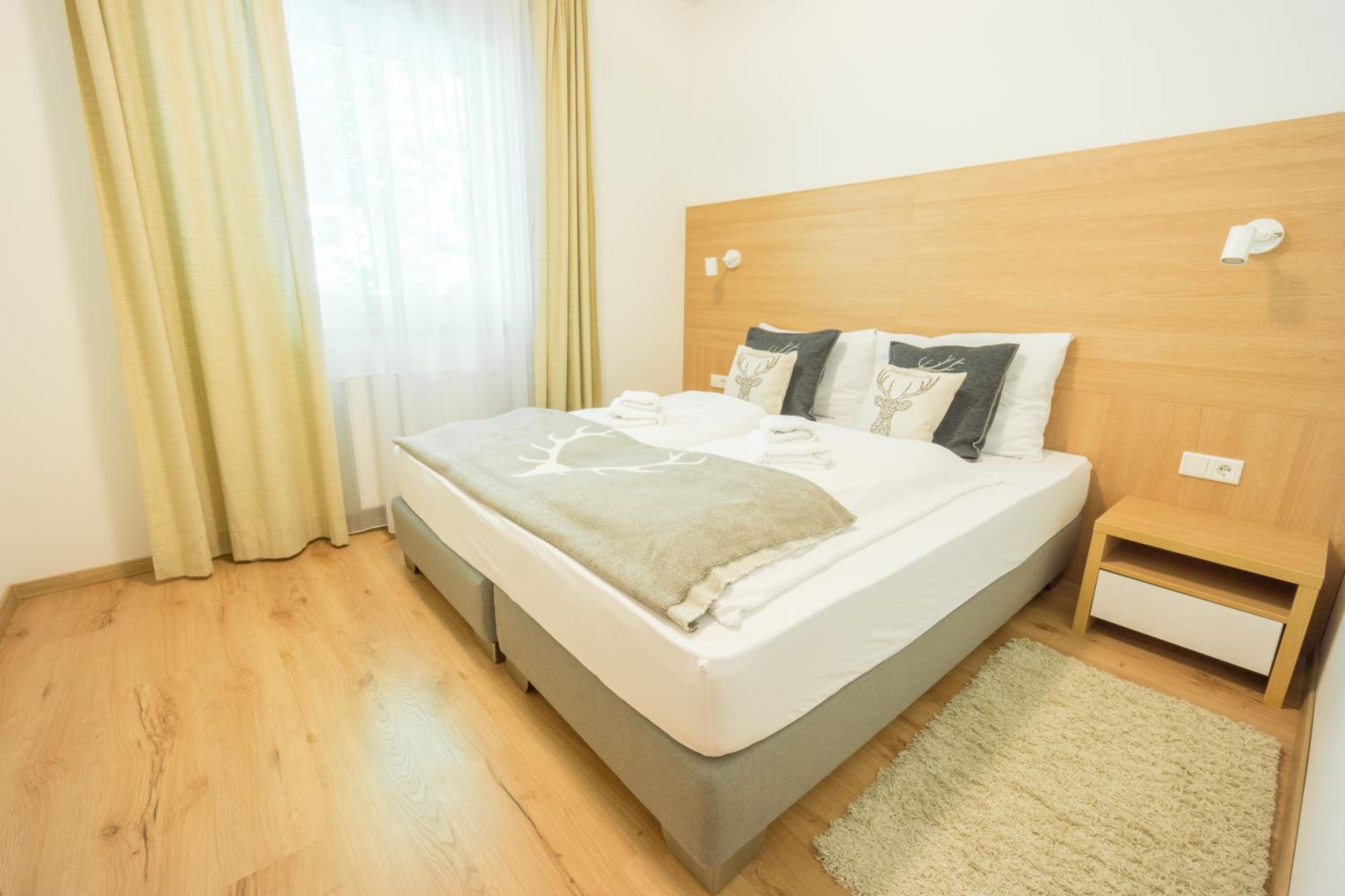 Praga Apartments & Restaurant Zell am See-Kaprun