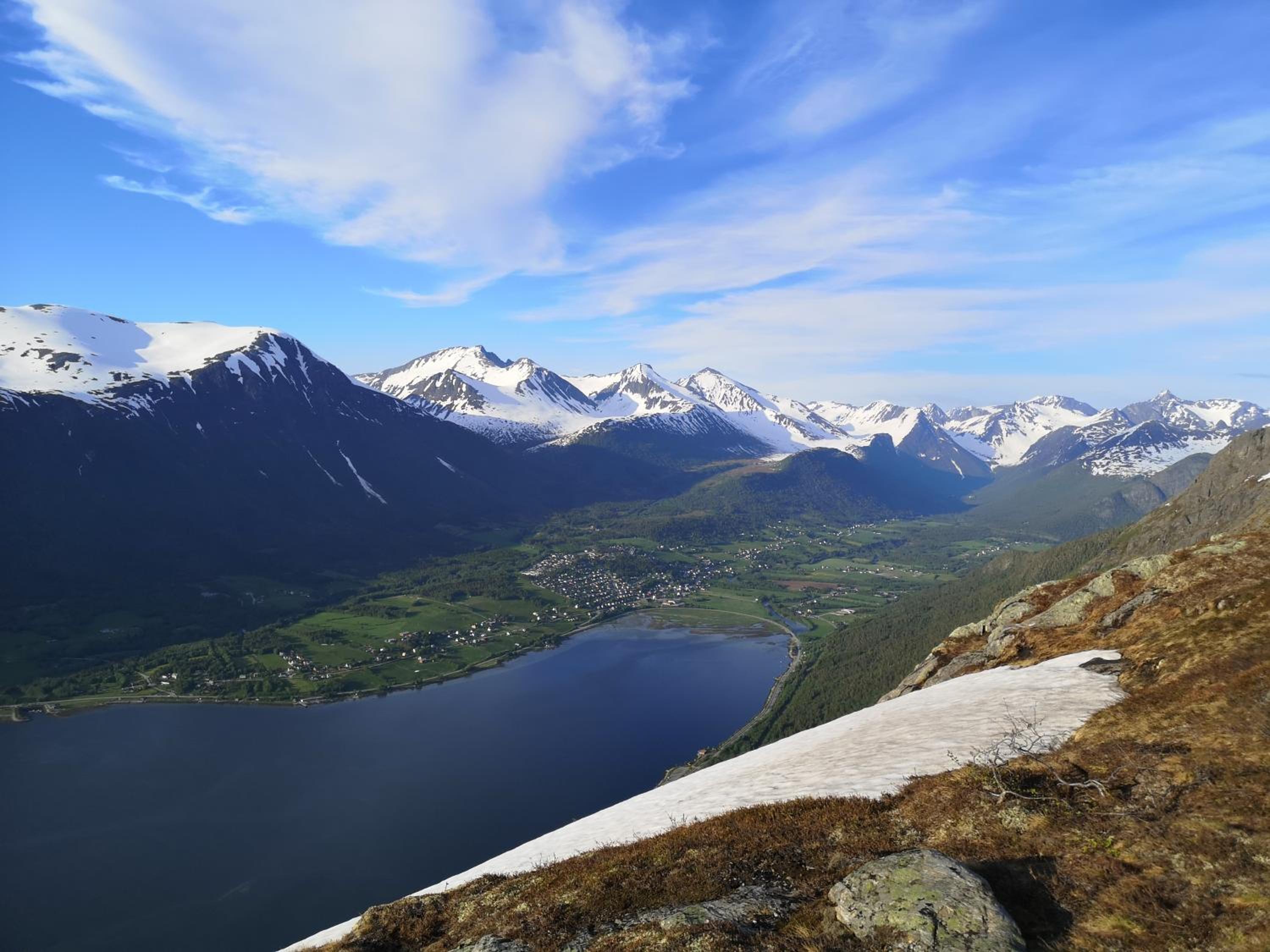 Romsdalseggen Lodge view 2