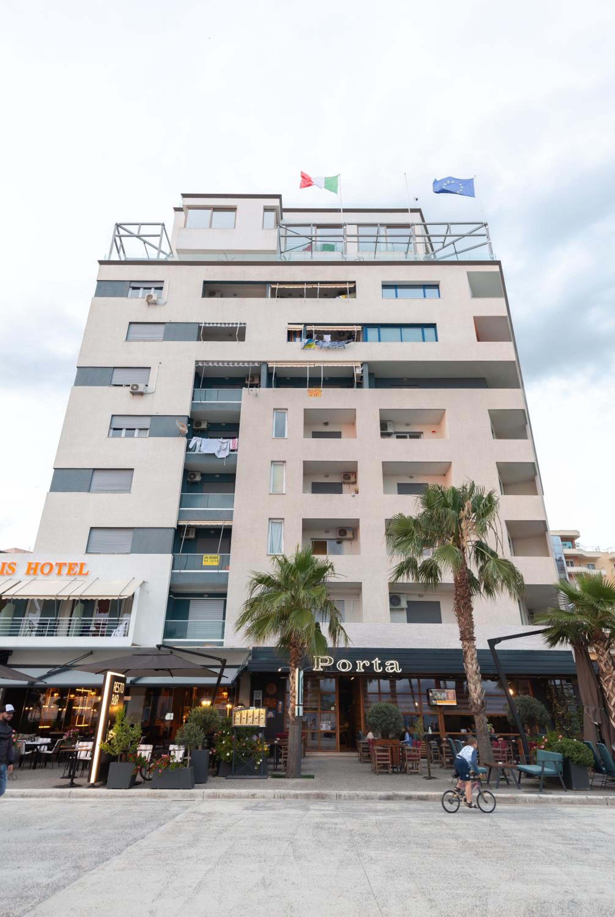 Porta Apartament