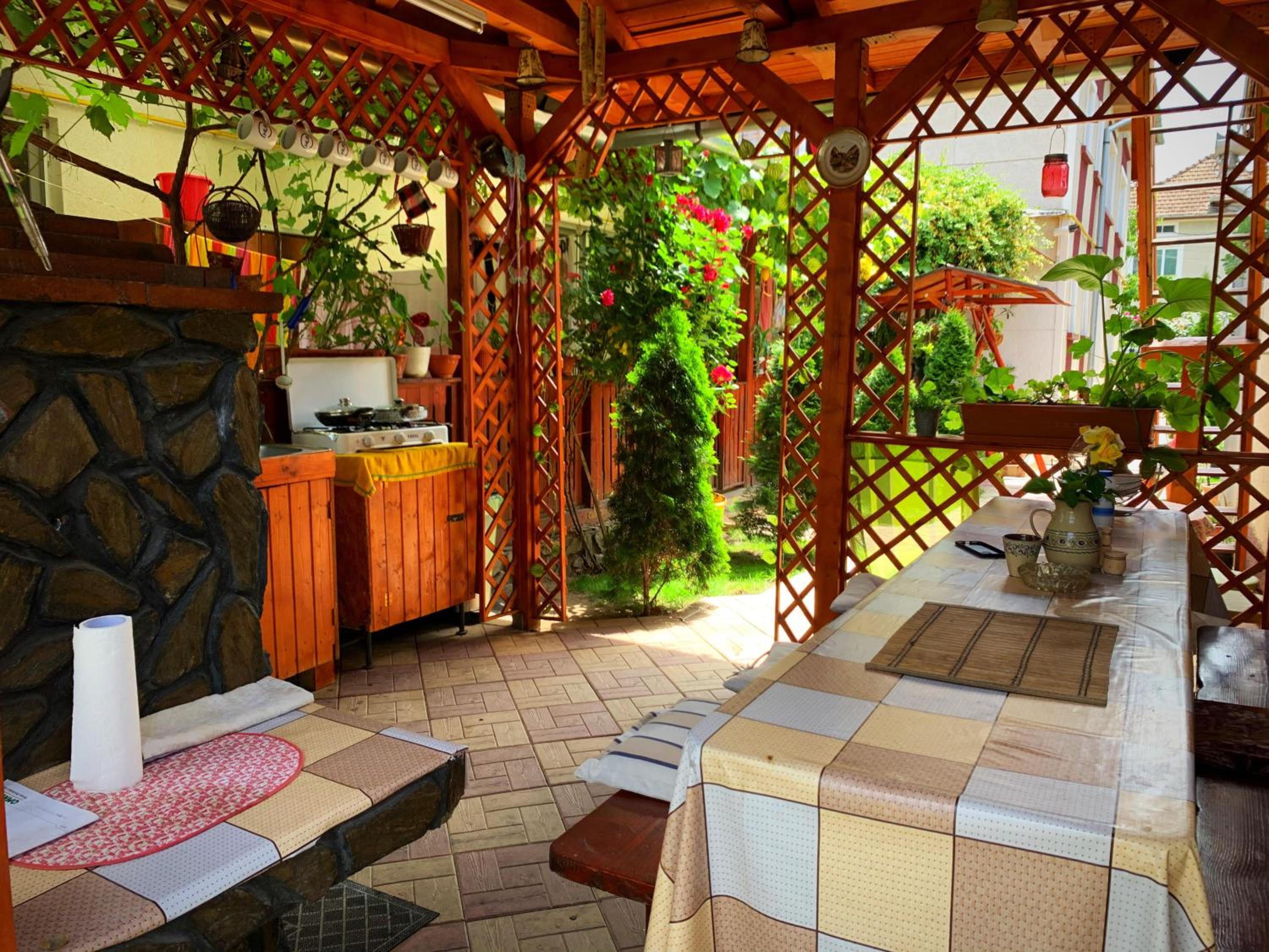 Photo 10
