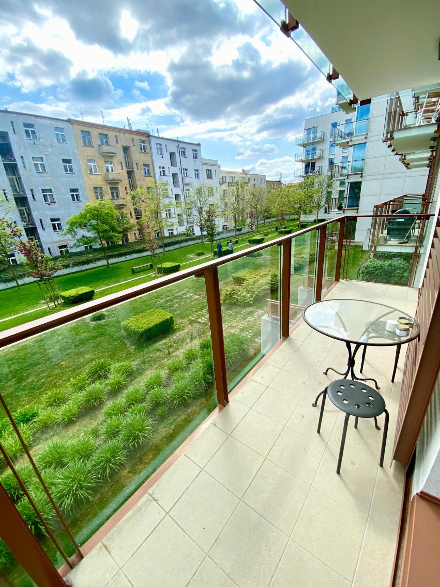 Spacious 130 m2 Apartment Near Center 2 Free Parking