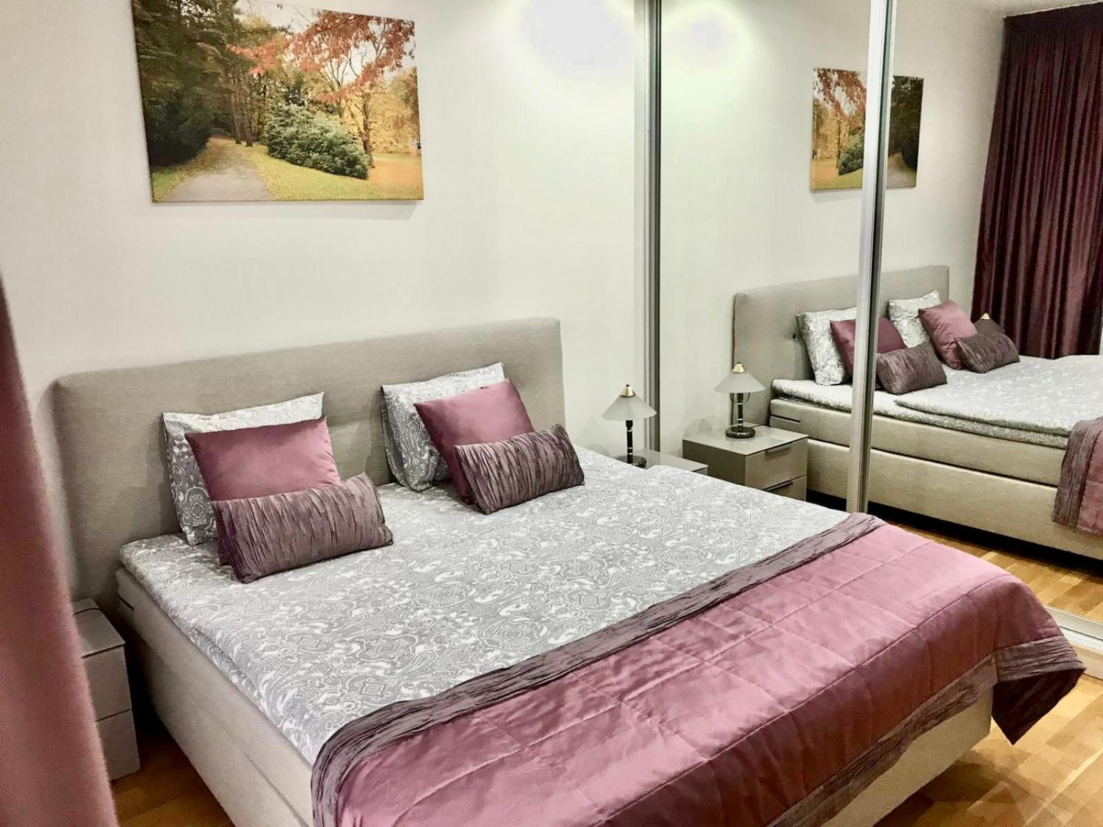 Spacious 130 m2 Apartment Near Center 2 Free Parking