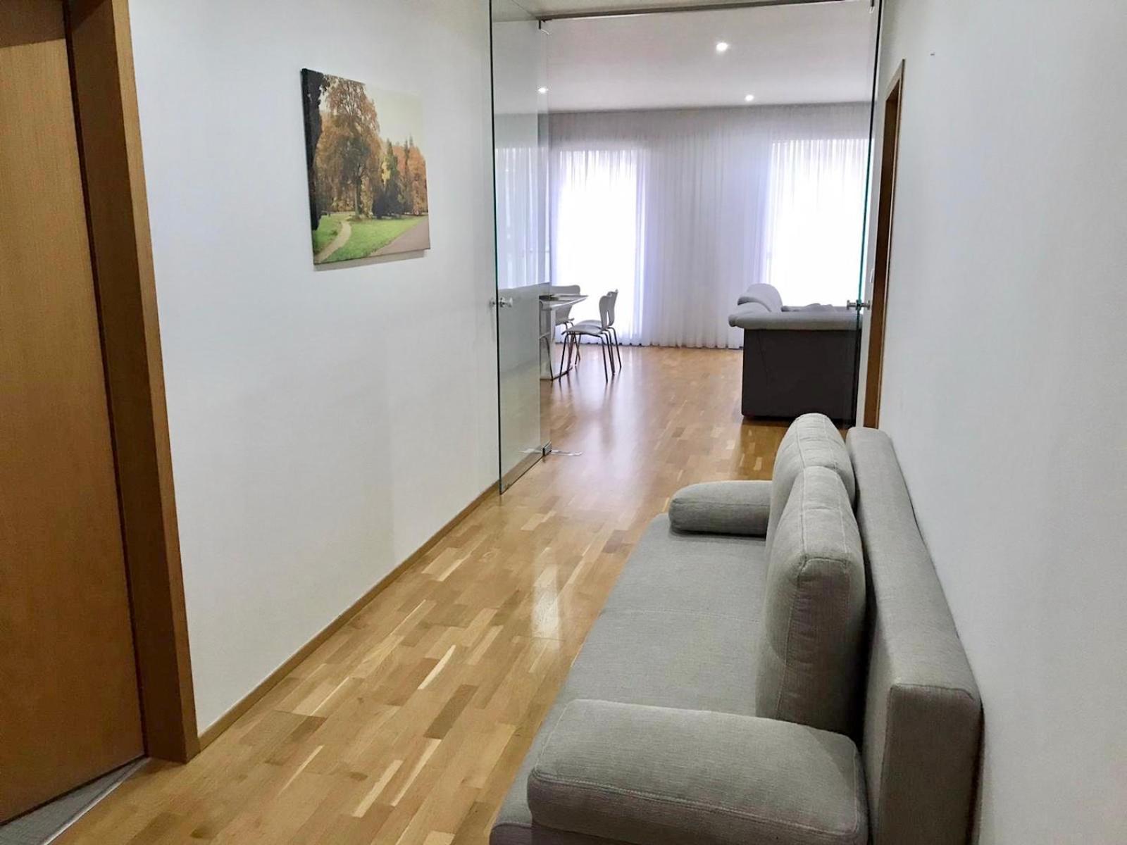 Spacious 130 m2 Apartment Near Center 2 Free Parking