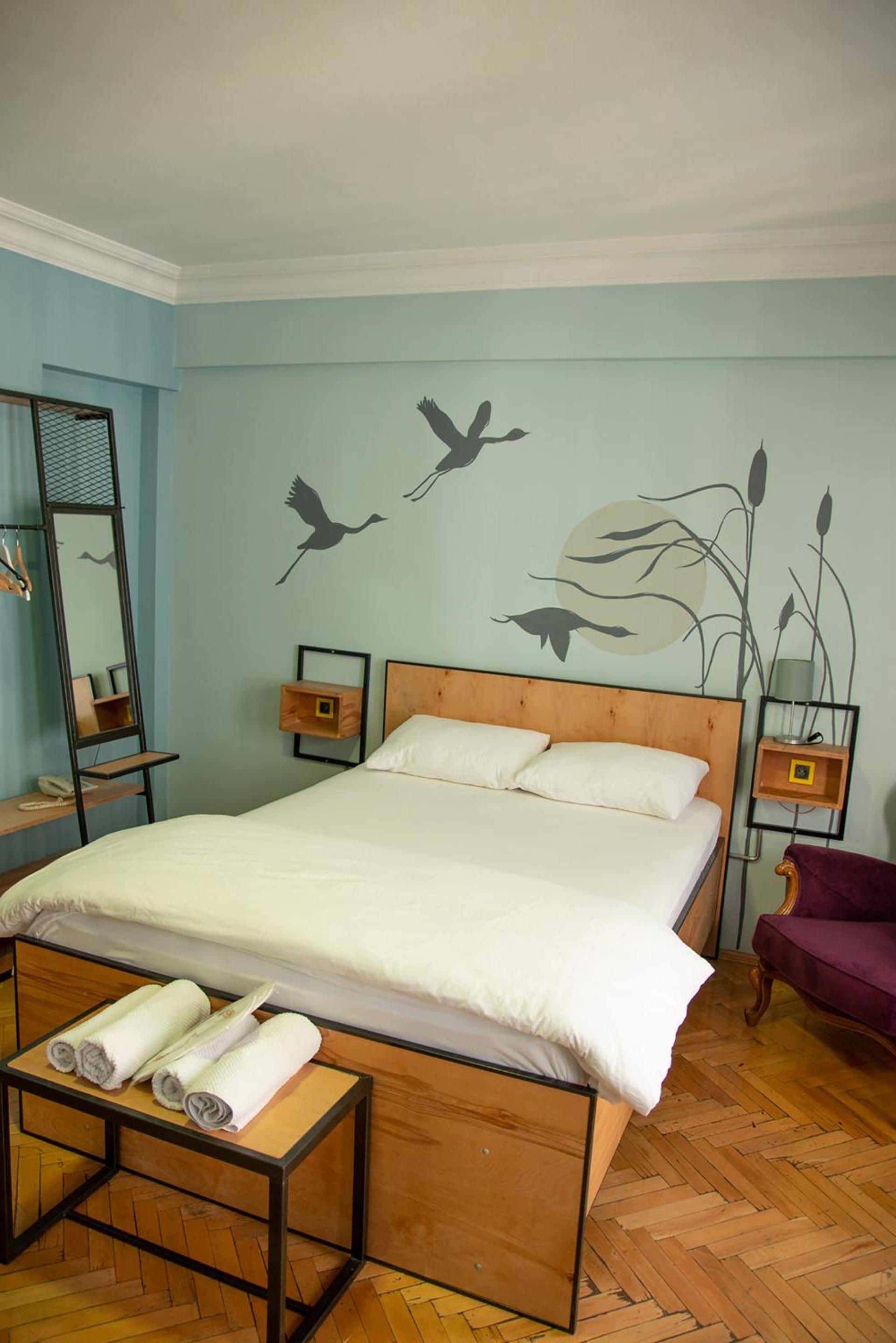 YOLO Hostel