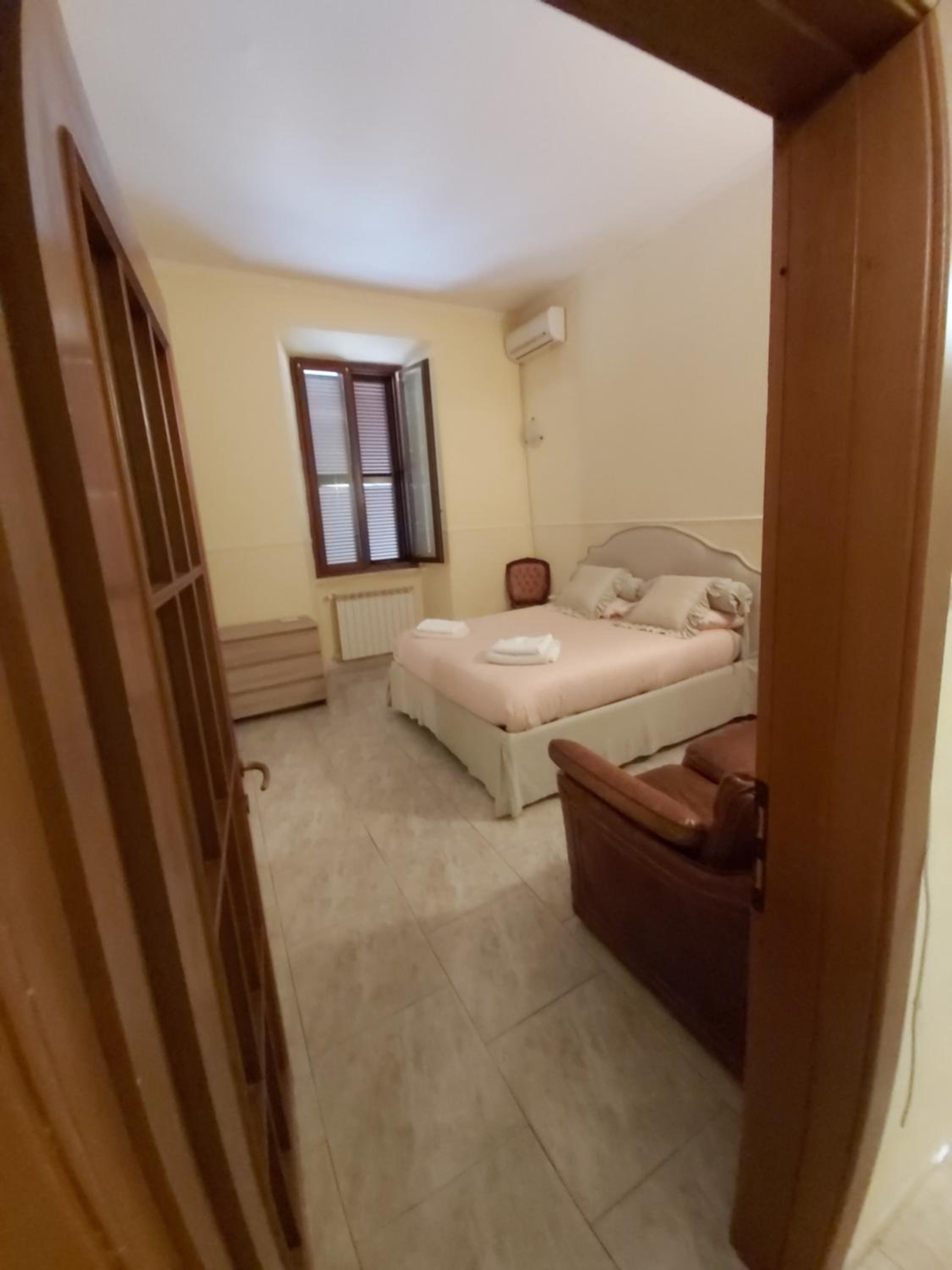 WHOLE HOLIDAY HOME APARTMENT FANTASTIC CIVITAVECCHIA da Pamino & Priscilla con due Camere letto!