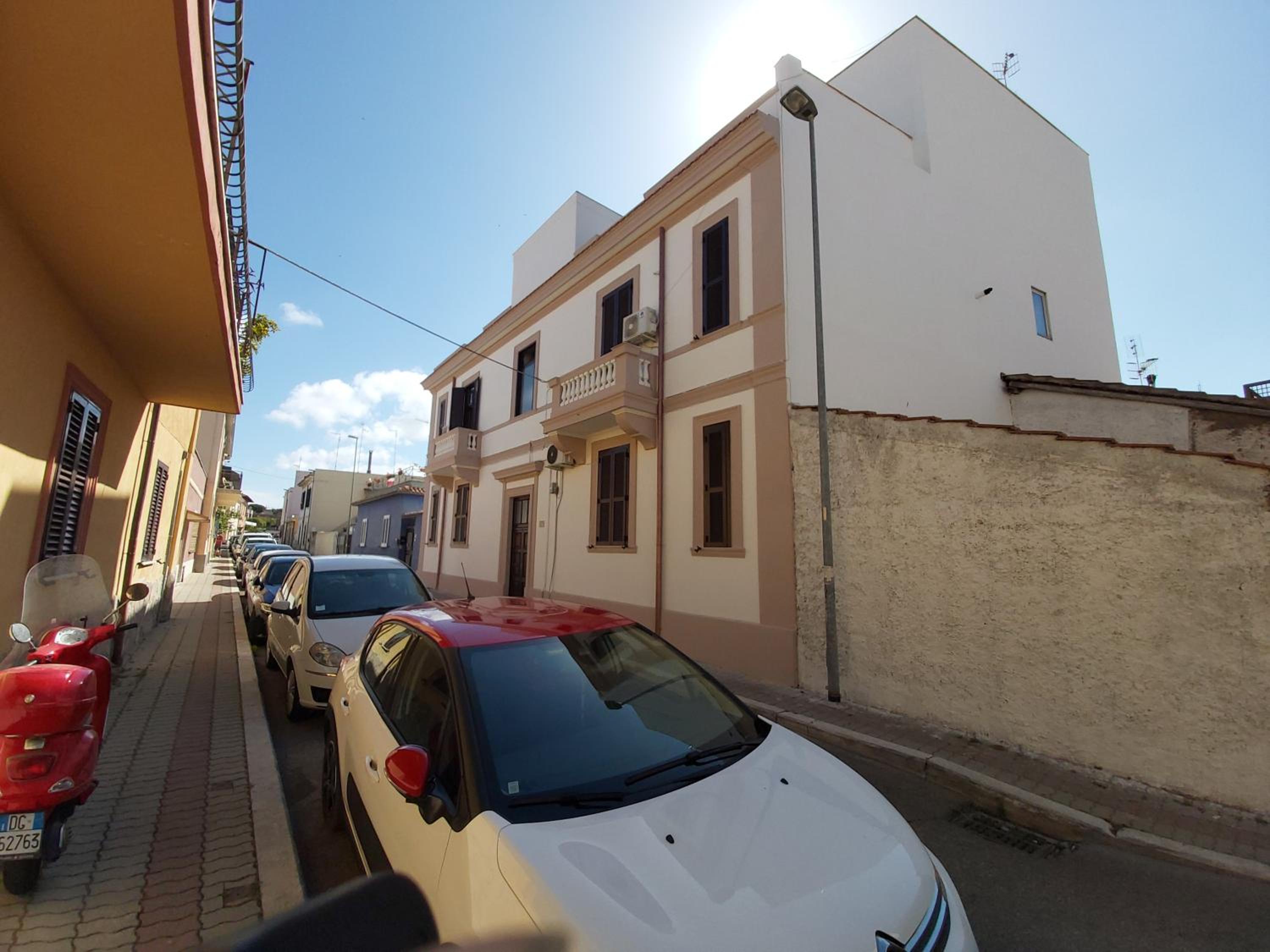 WHOLE HOLIDAY HOME APARTMENT FANTASTIC CIVITAVECCHIA da Pamino & Priscilla con due Camere letto!