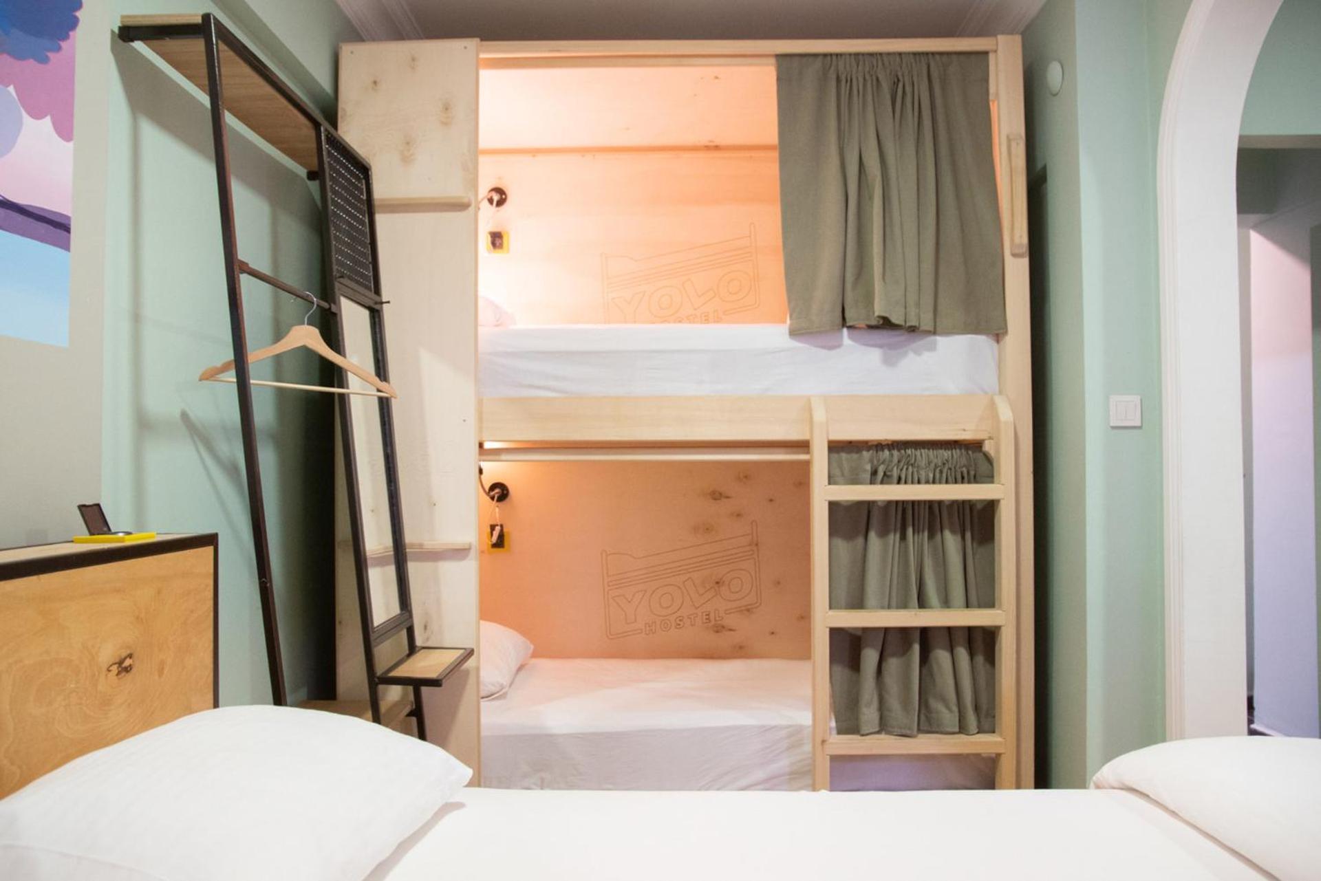 YOLO Hostel