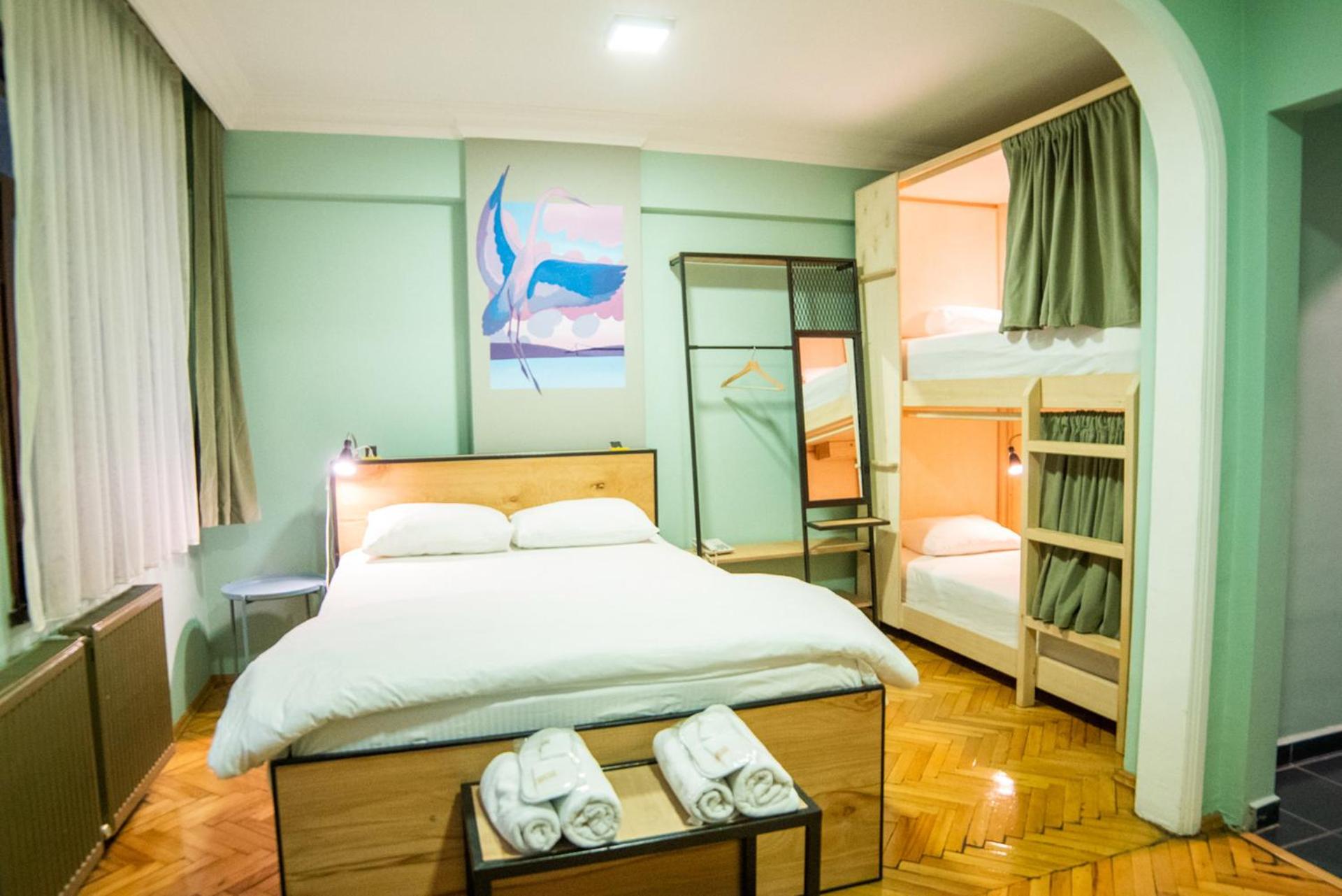 YOLO Hostel