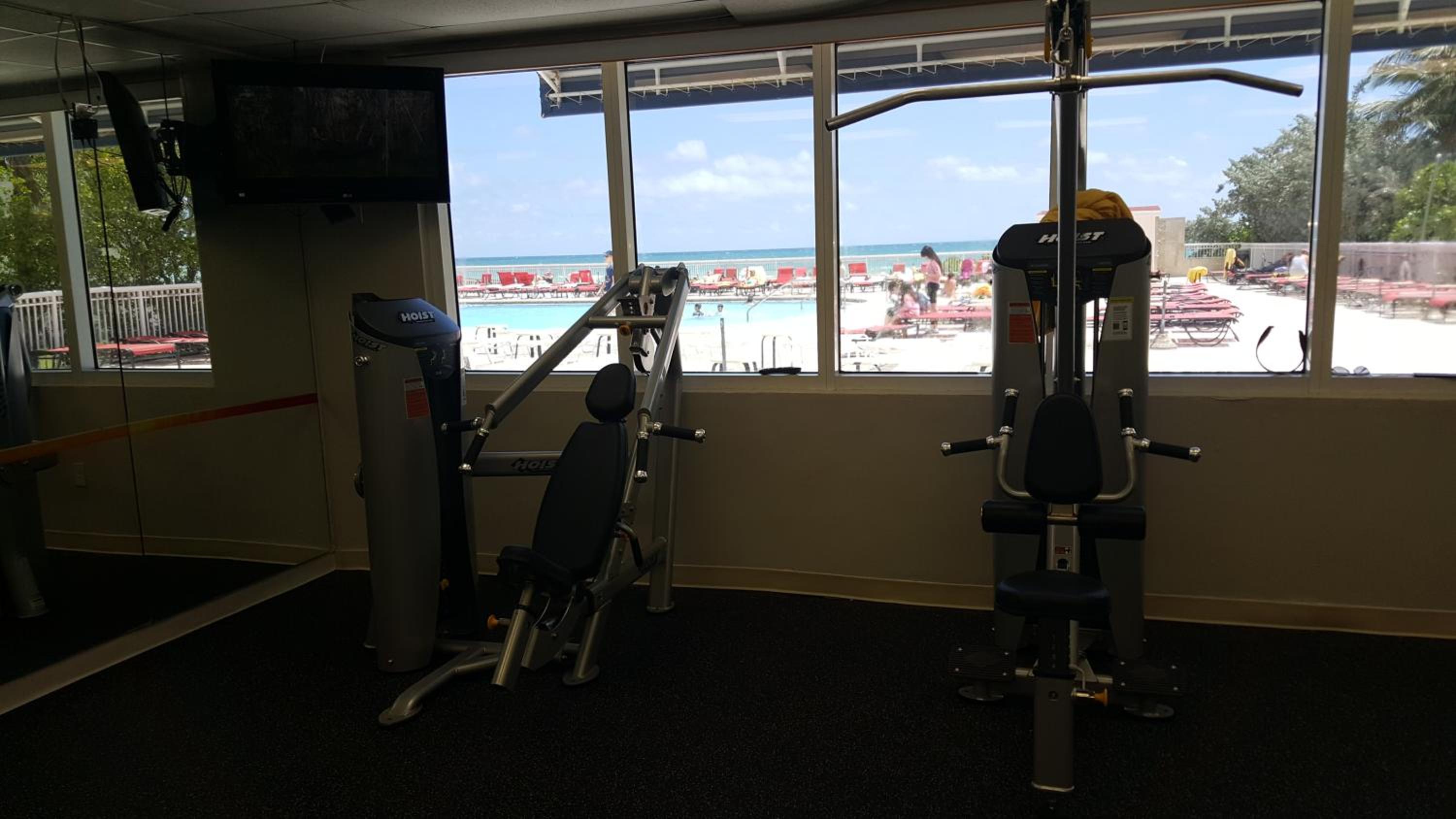 Top floor oceanfront Miami Direct Access to the beach