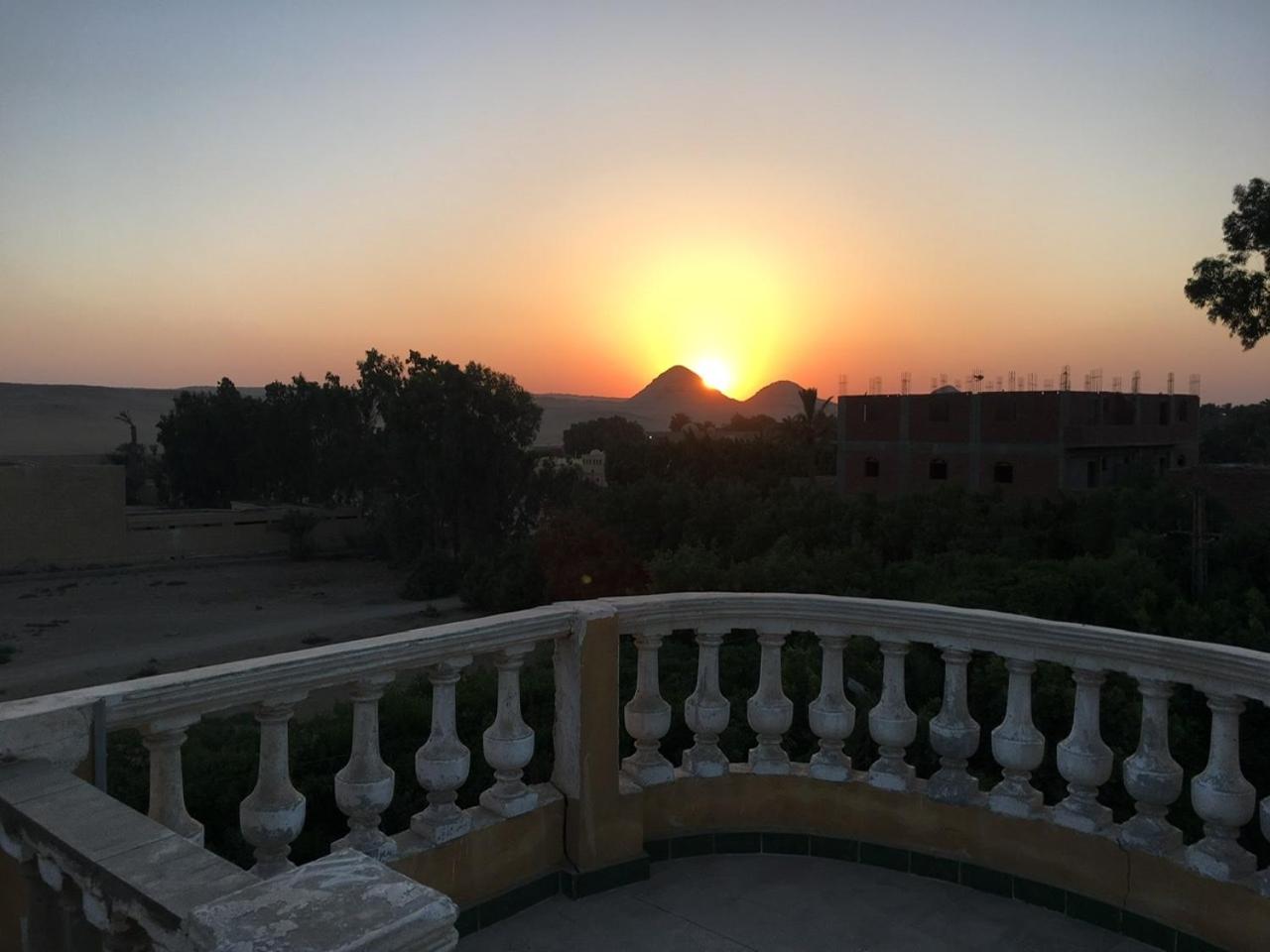 Sakkara pyramid inn hotel