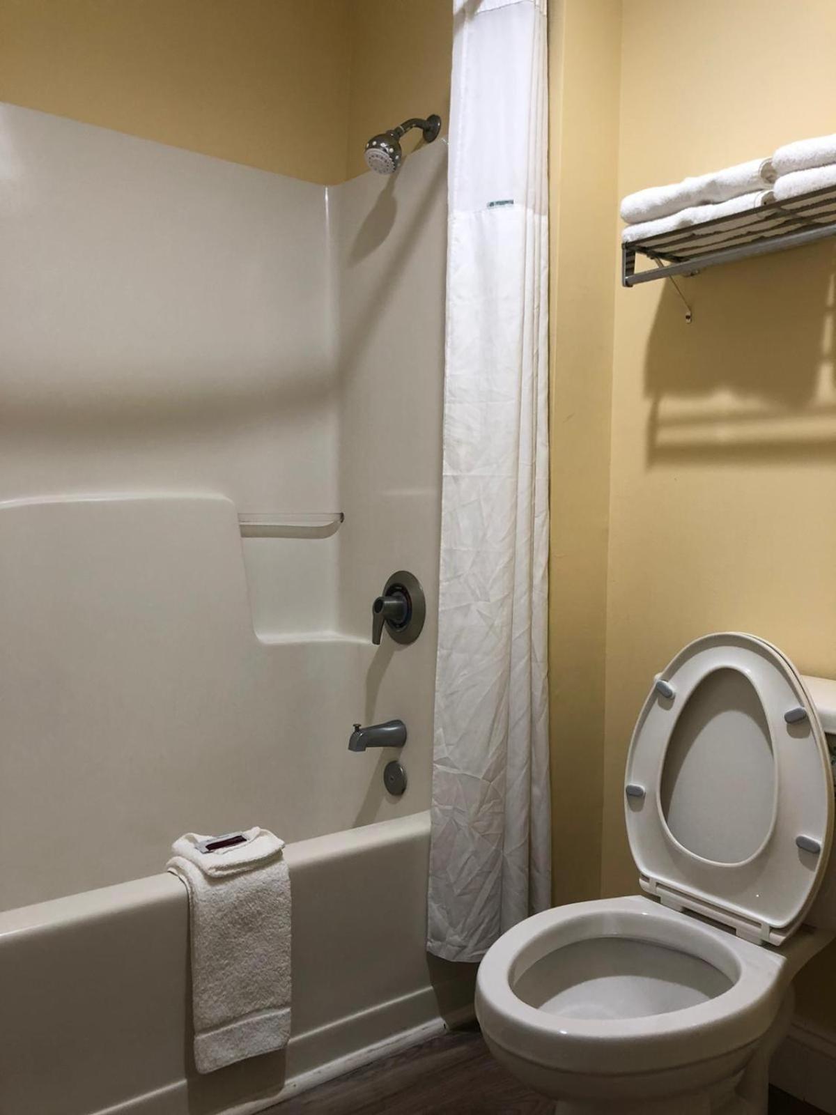 Days Inn by Wyndham Cape Carteret