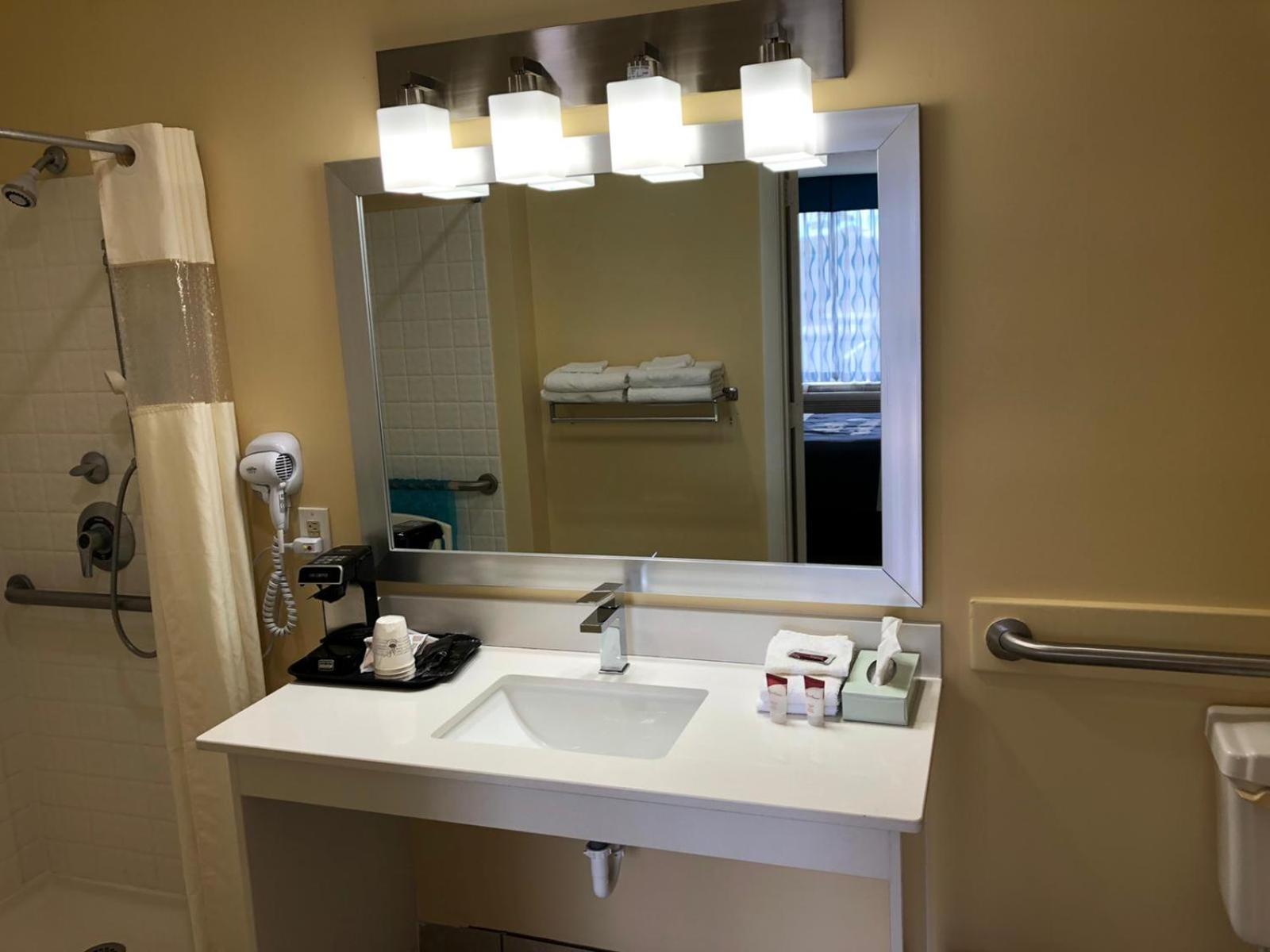 Days Inn by Wyndham Cape Carteret