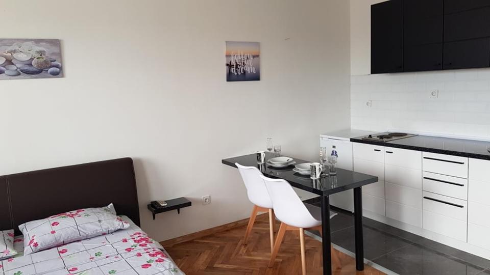 CENTRAL VIEW APARTMENT view 2