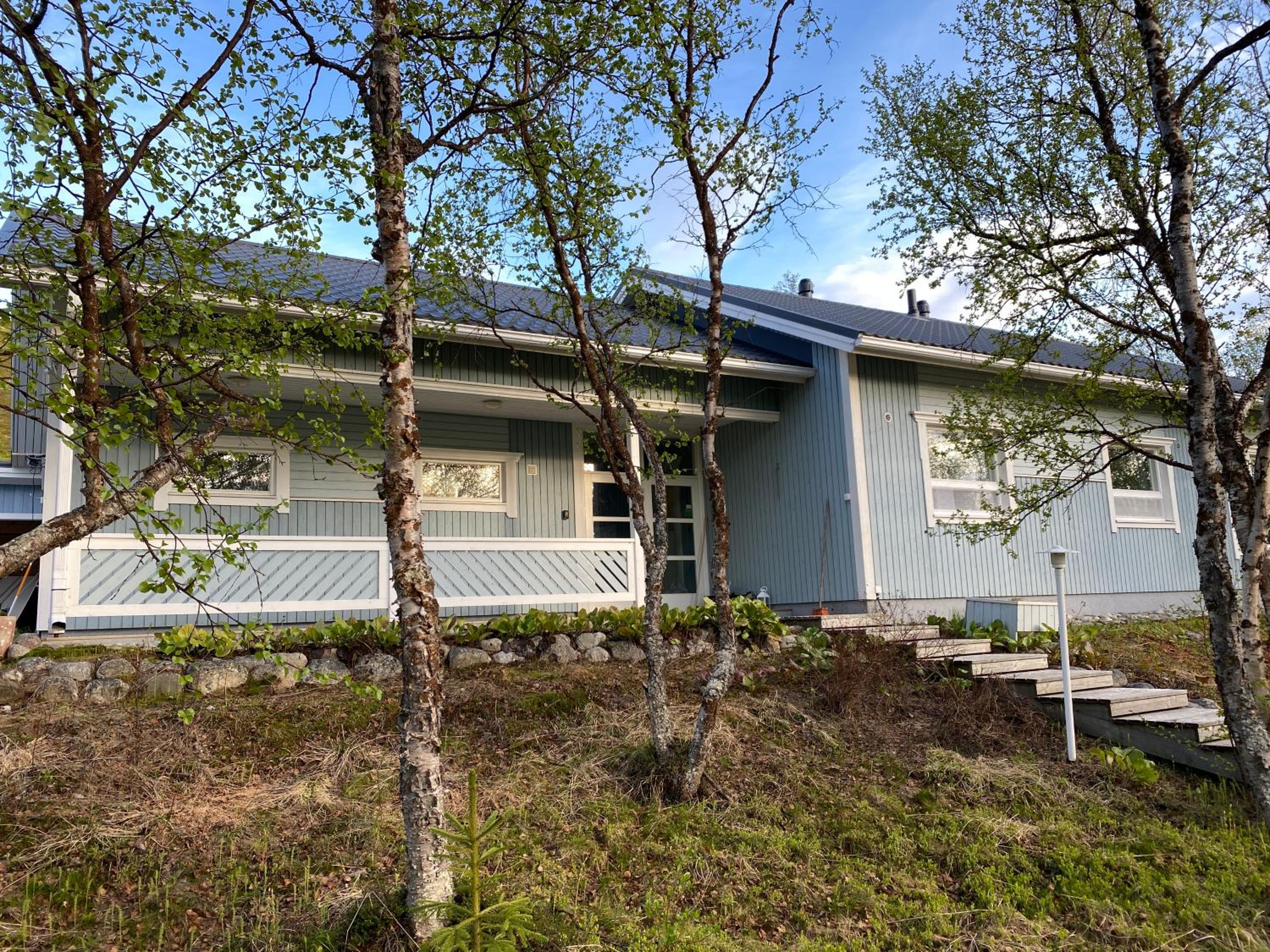 Villa Arktika porealtaallinen mökki Nuorgamissa Tenojoen ja tunturien vieressä